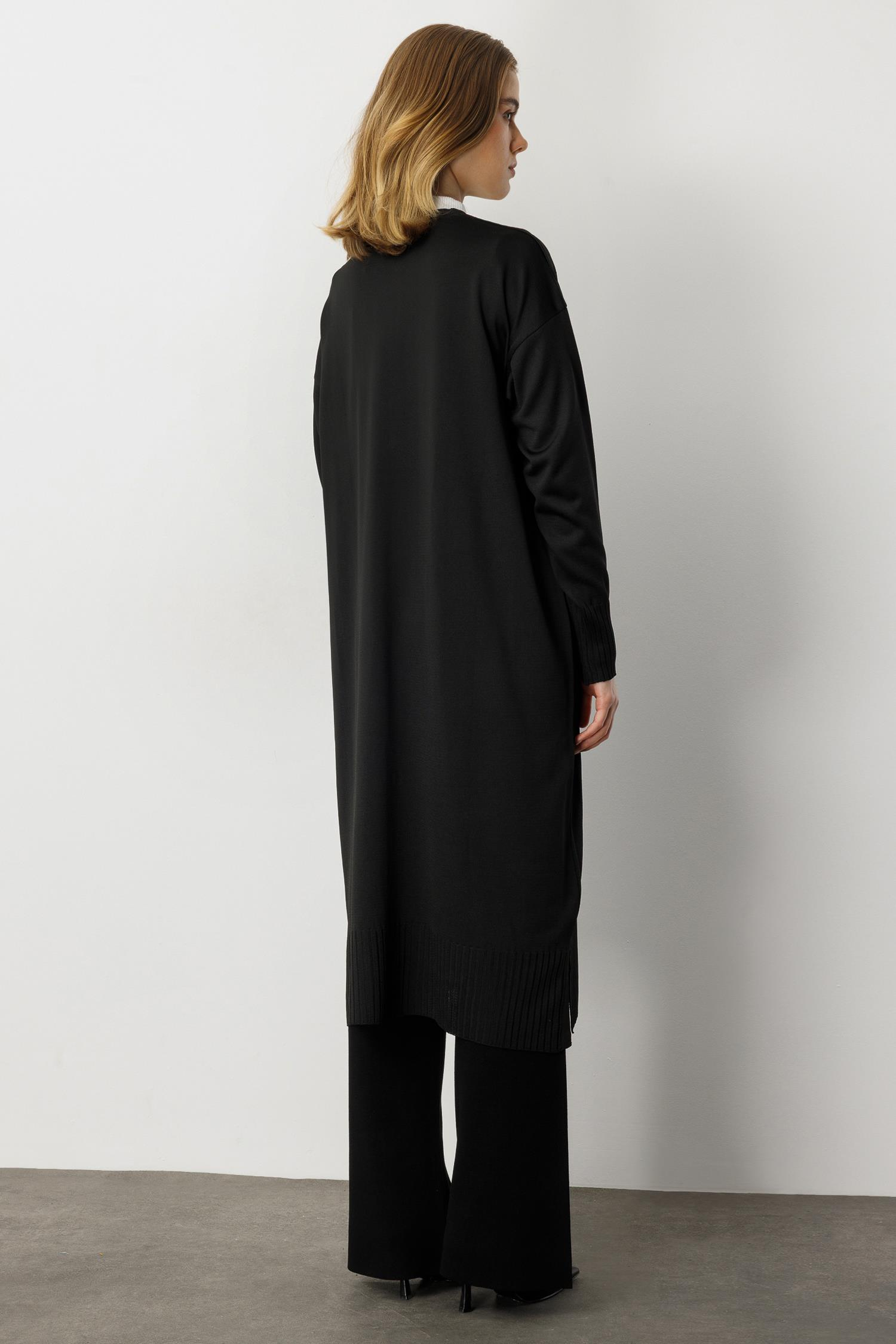 Düğme Detaylı Uzun Triko Hırka-SİYAH