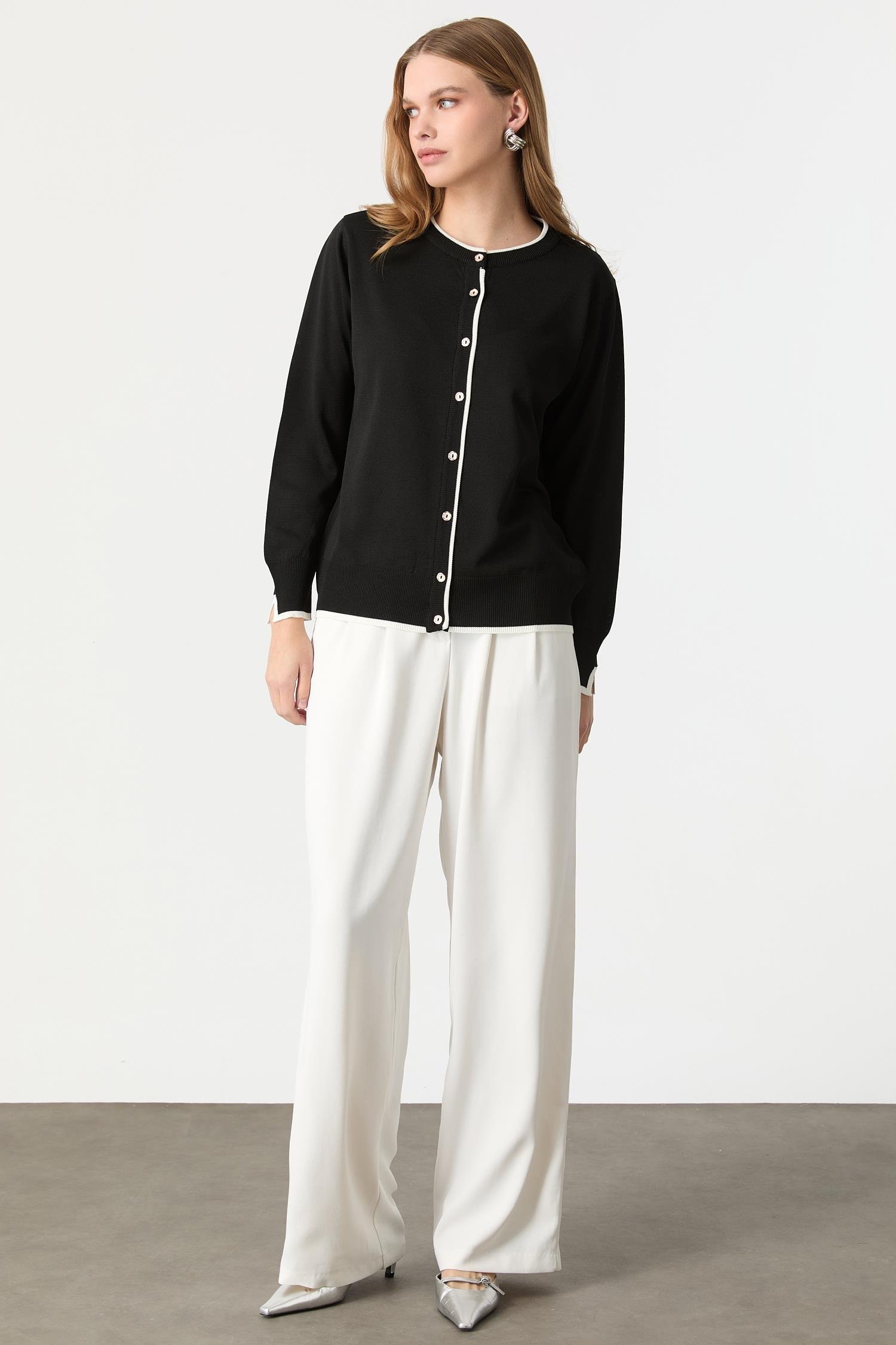 Düğmeli Basic Triko Hırka-SİYAH/KEMİK