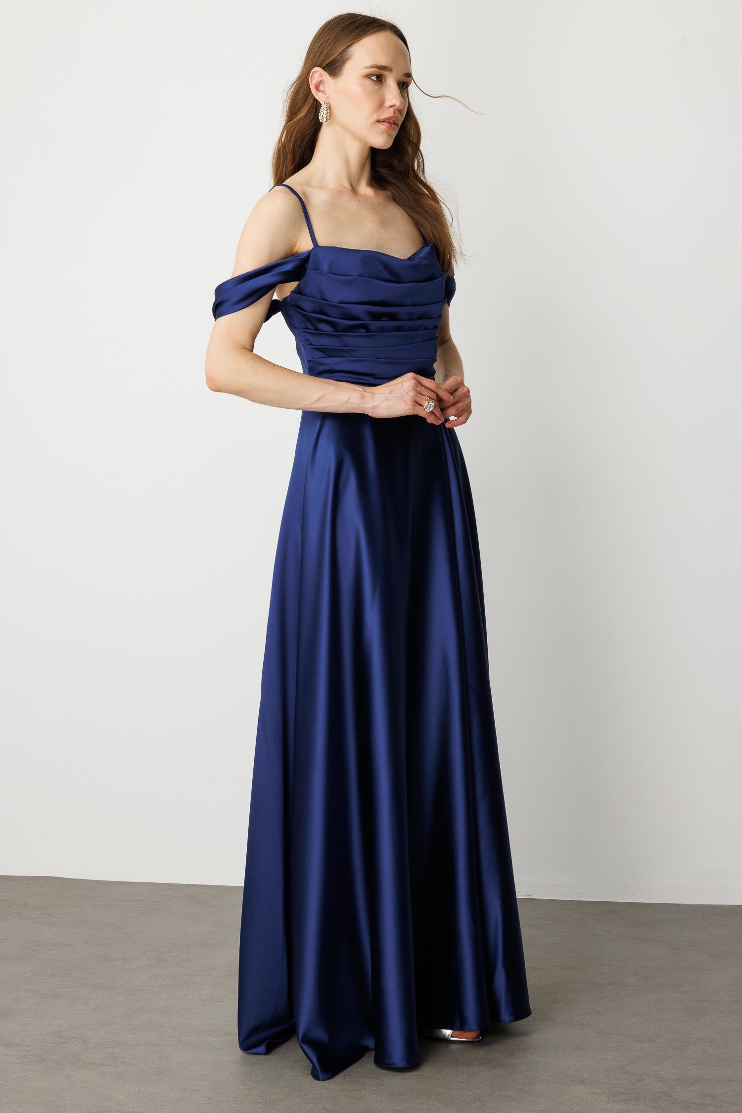 Düşük Kol Saten Abiye Elbise-LACI