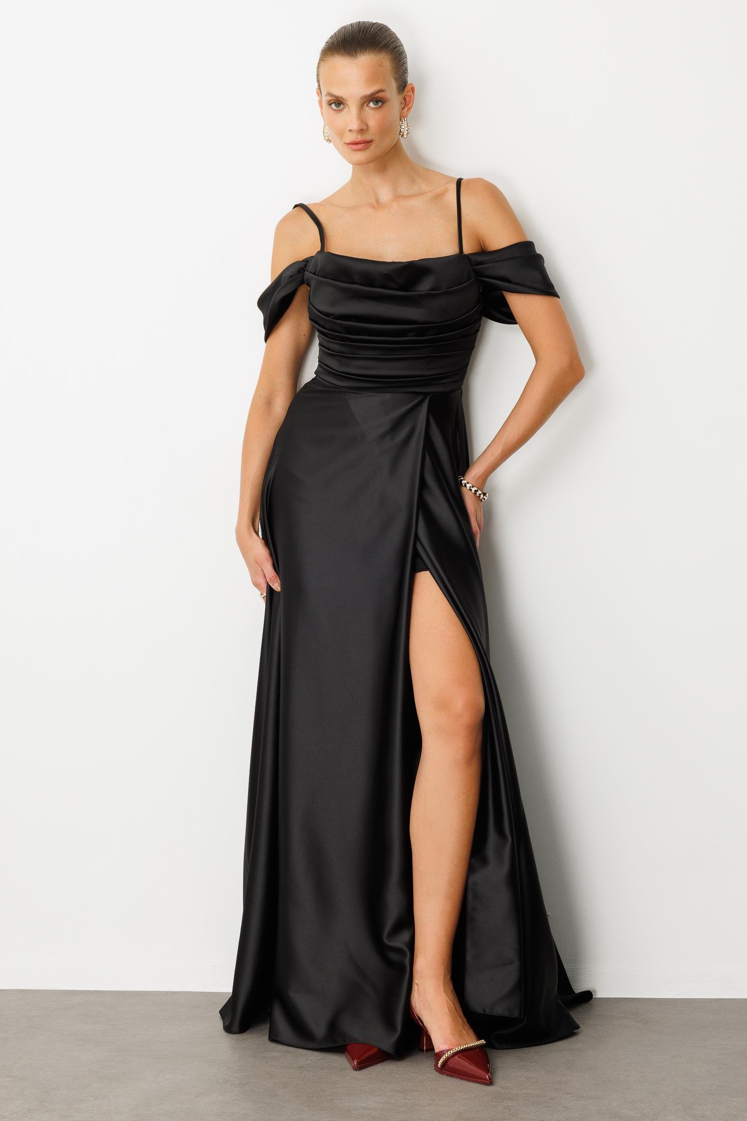 Düşük Kol Saten Abiye Elbise-SİYAH