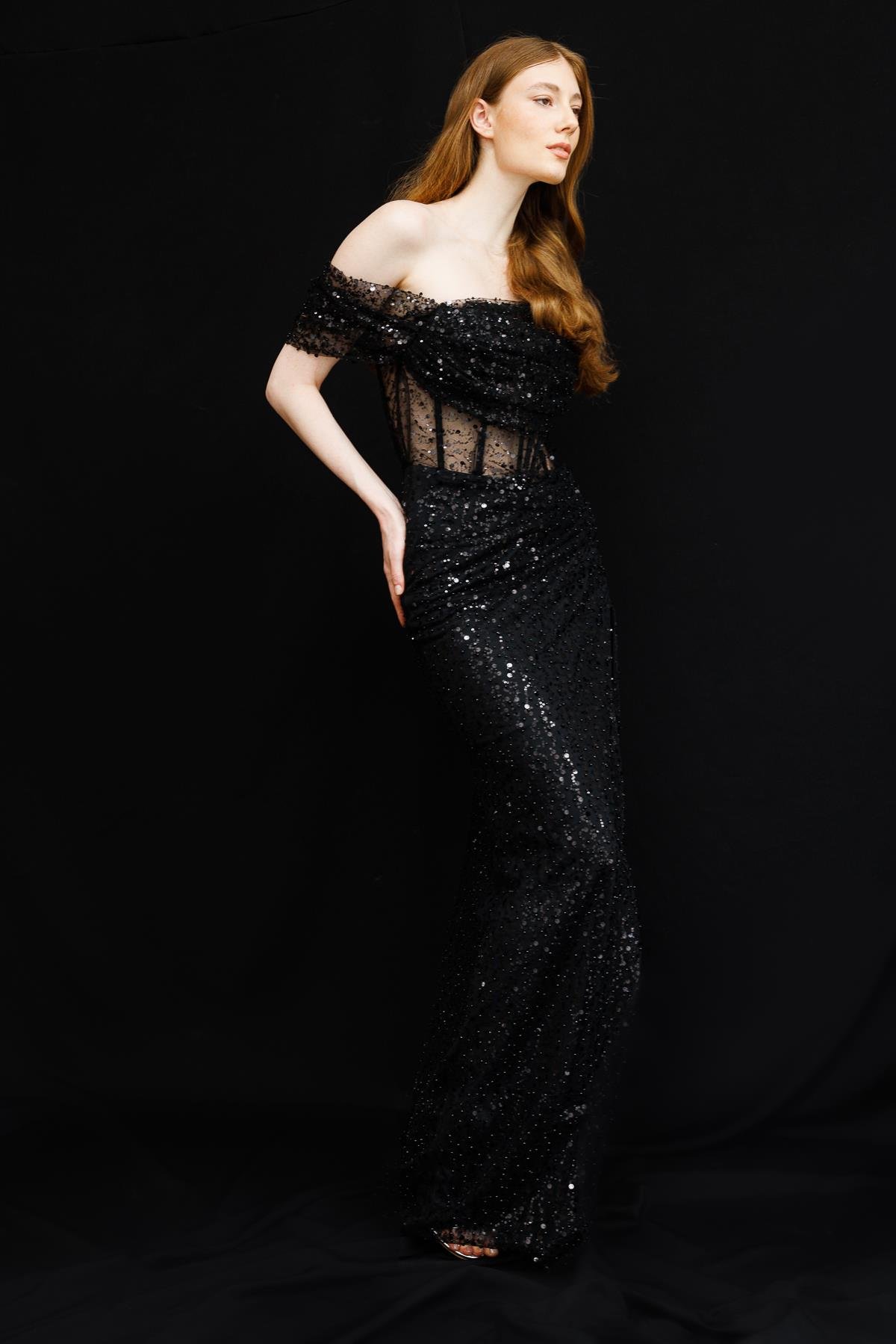 Düşük Omuz Balenli Ve Payetli Abiye - SİYAH