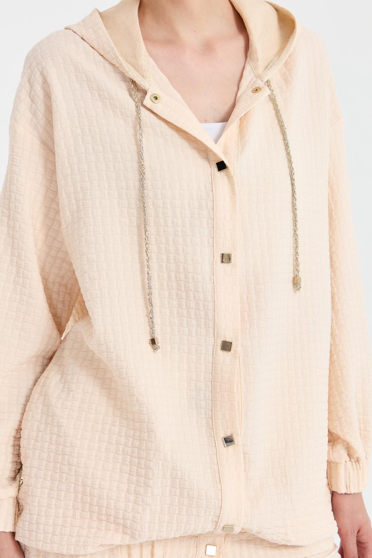 Gold İp ve Düğme Detaylı Kapüşonlu Ceket - BEJ