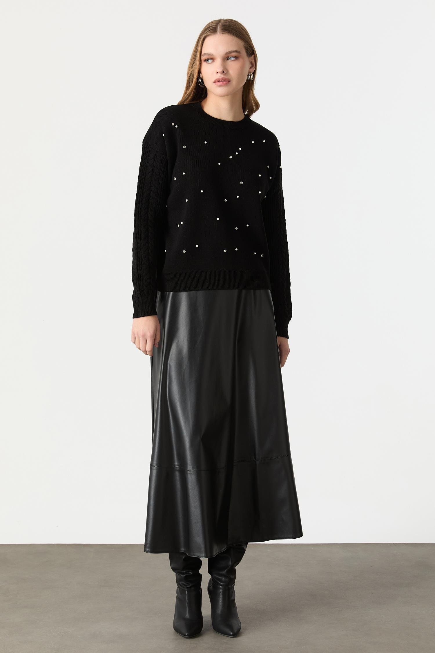 İnci İşleme Detaylı Triko TKazak-SİYAH