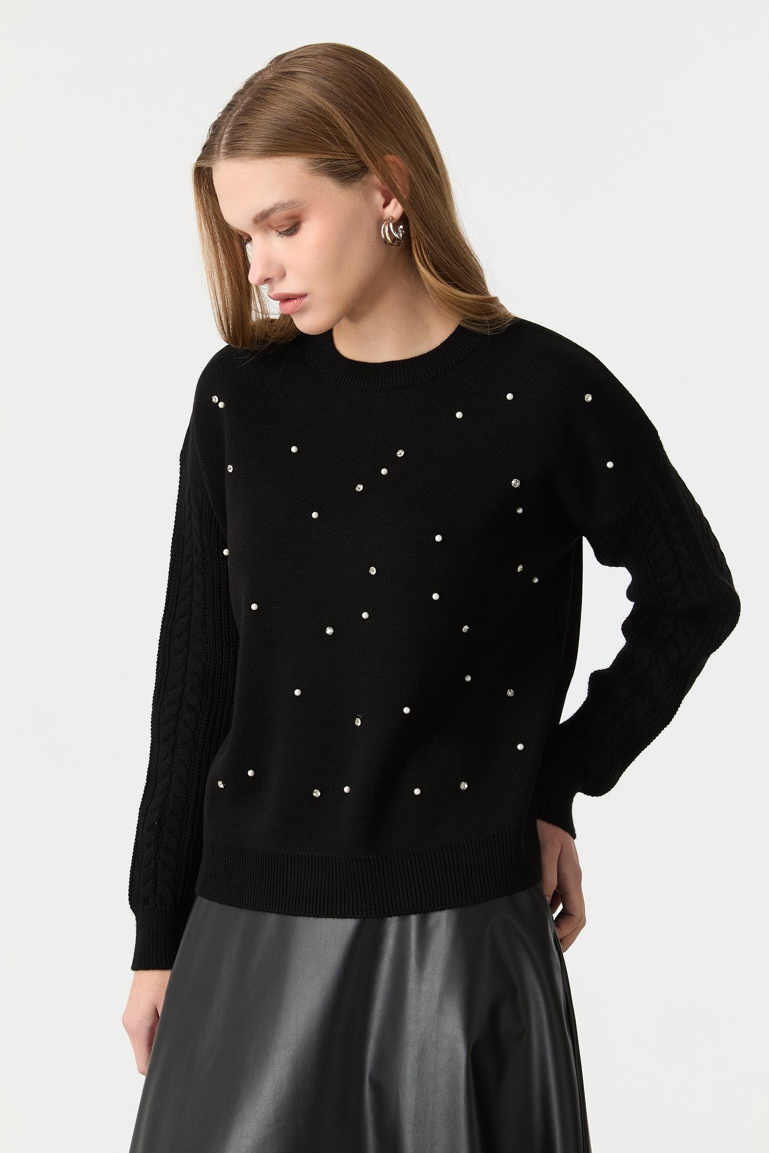 İnci İşleme Detaylı Triko TKazak-SİYAH