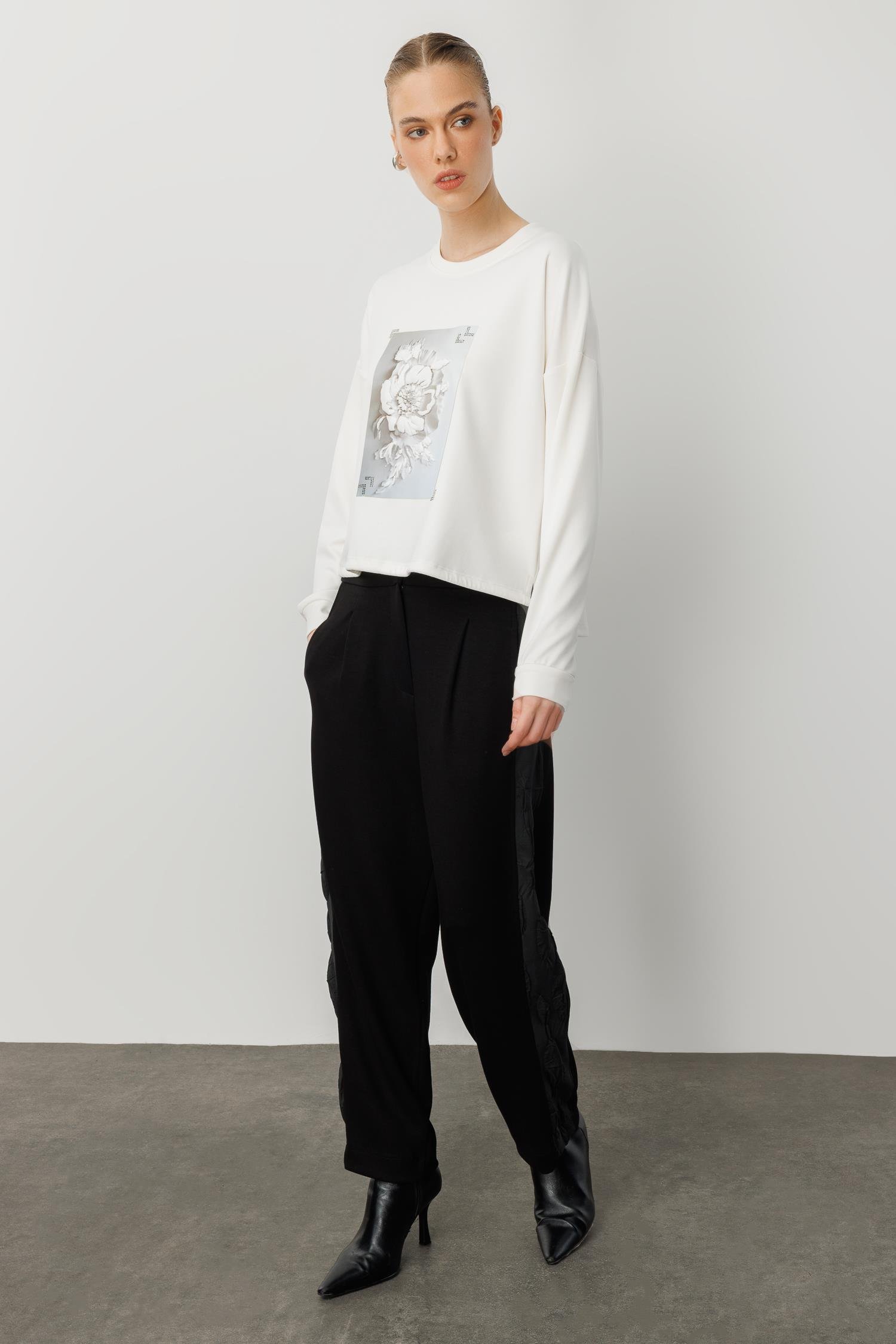 Kabartma Çiçek Desenli Modal Bluz-KEMIK