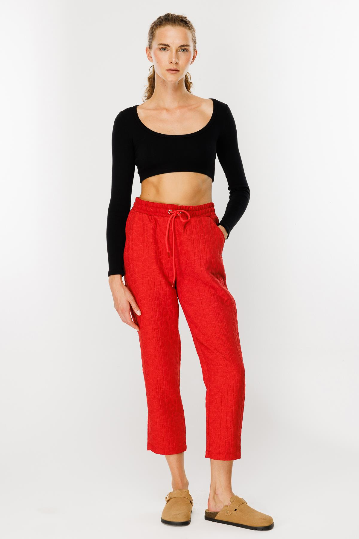 Kapitone Desenli Beli Lastikli Pantolon - KIRMIZI