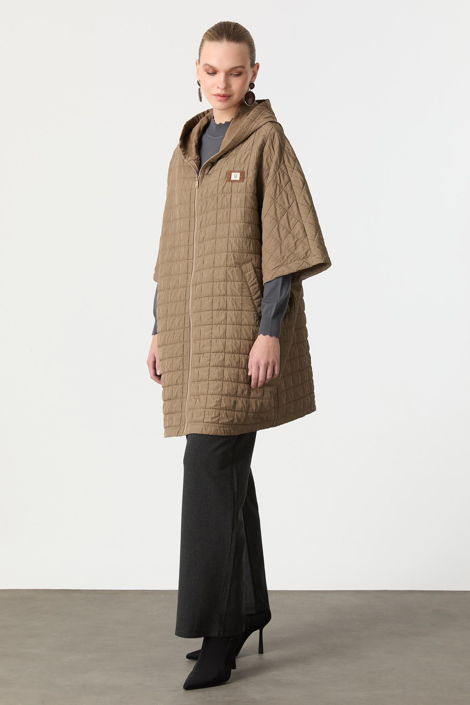 Kapitone Kapüşonlu Yelek-CAMEL