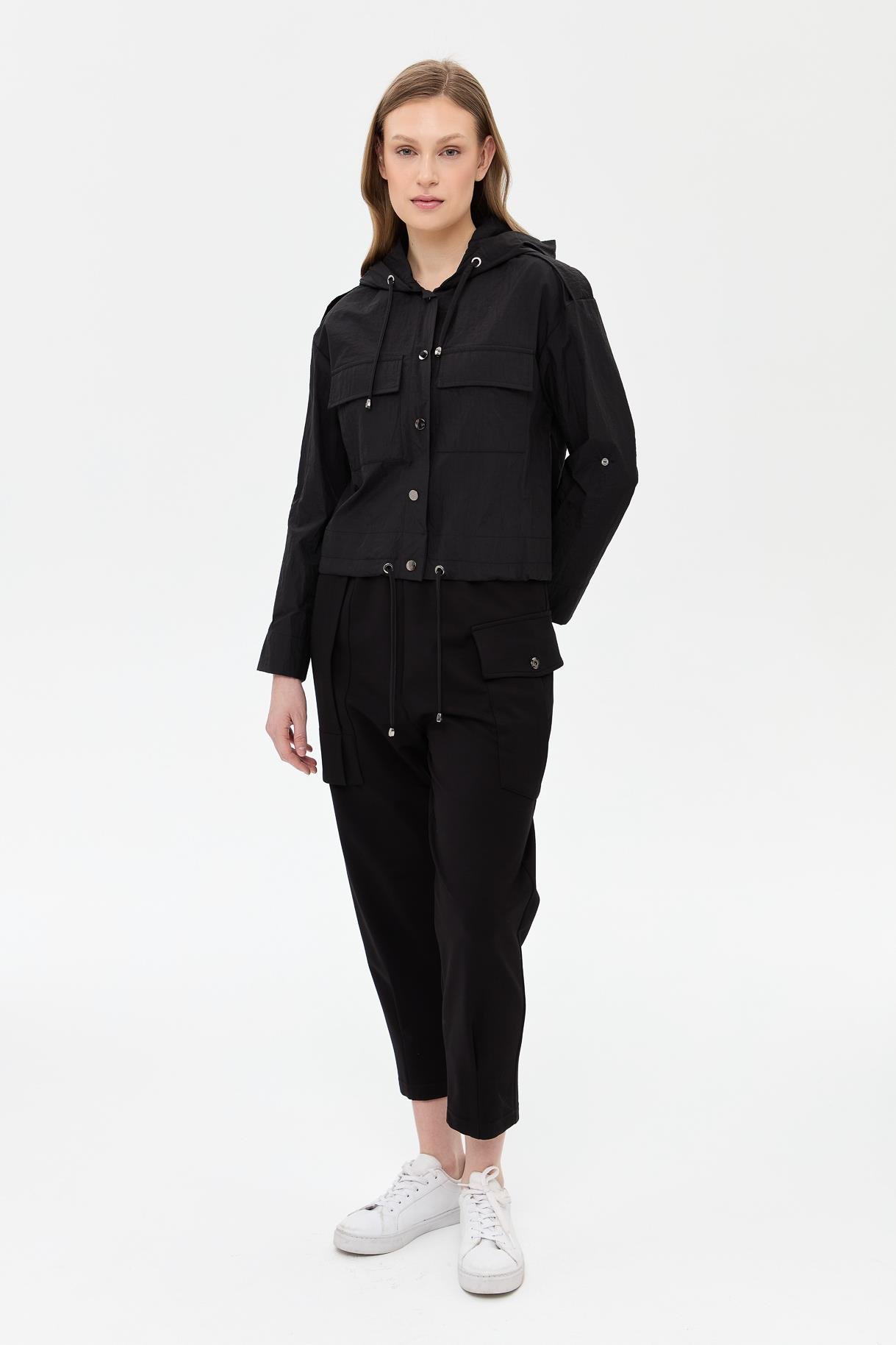 Kapüşonlu Cep Detaylı Paraşüt Ceket - SİYAH