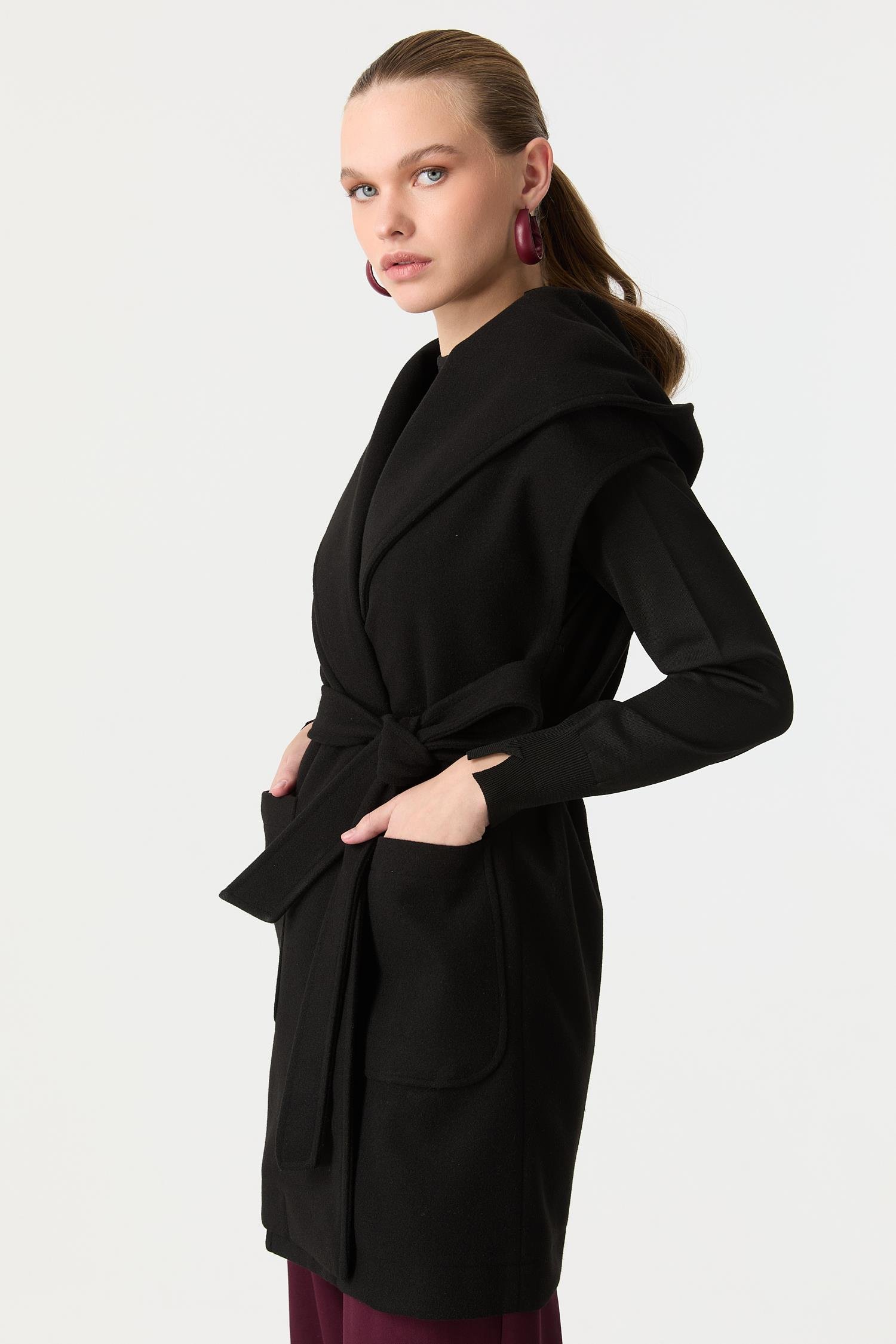 Kapüşonlu Kaşe Yelek-SİYAH