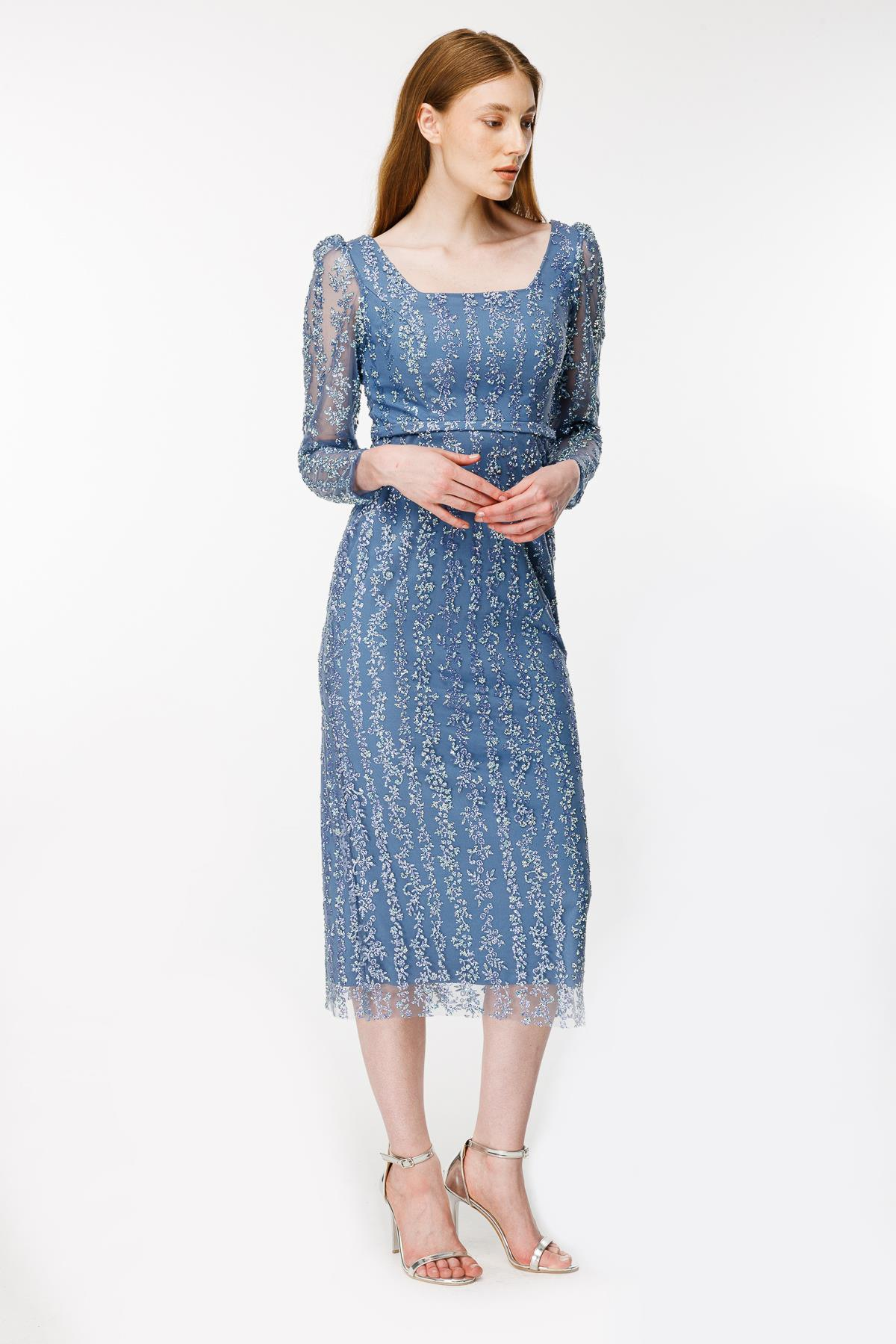 Kare Yaka İşlemeli Kalem Abiye - AMETİS