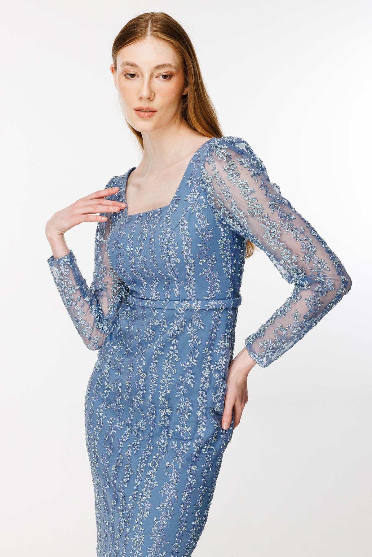 Kare Yaka İşlemeli Kalem Abiye - AMETİS