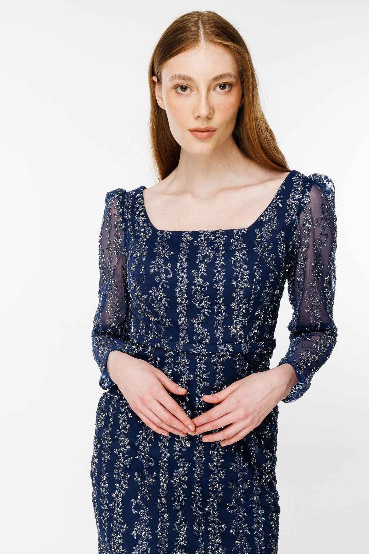 Kare Yaka İşlemeli Kalem Abiye - LACI