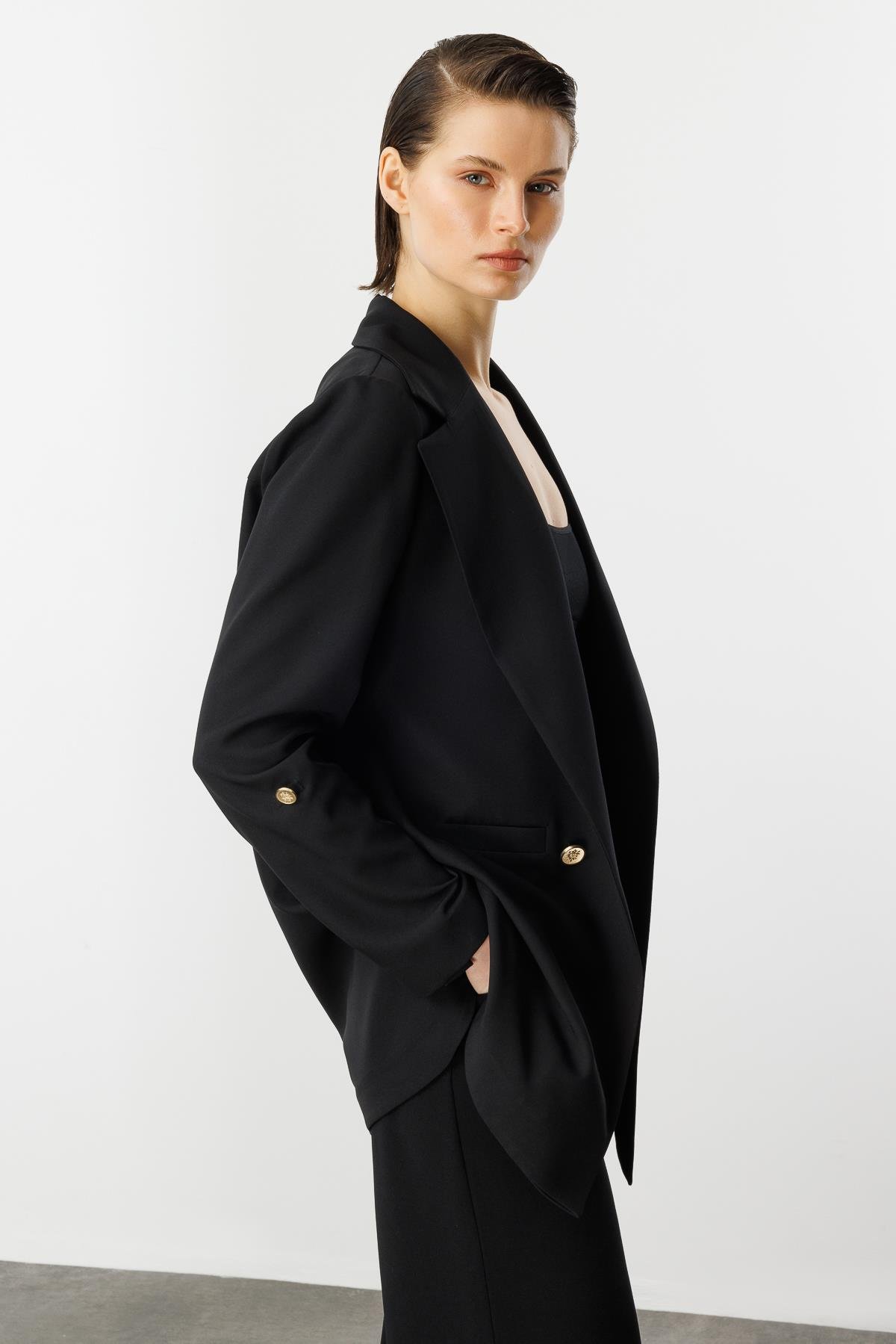 Katlanabilir Kol Detaylı Uzun Ceket-SİYAH