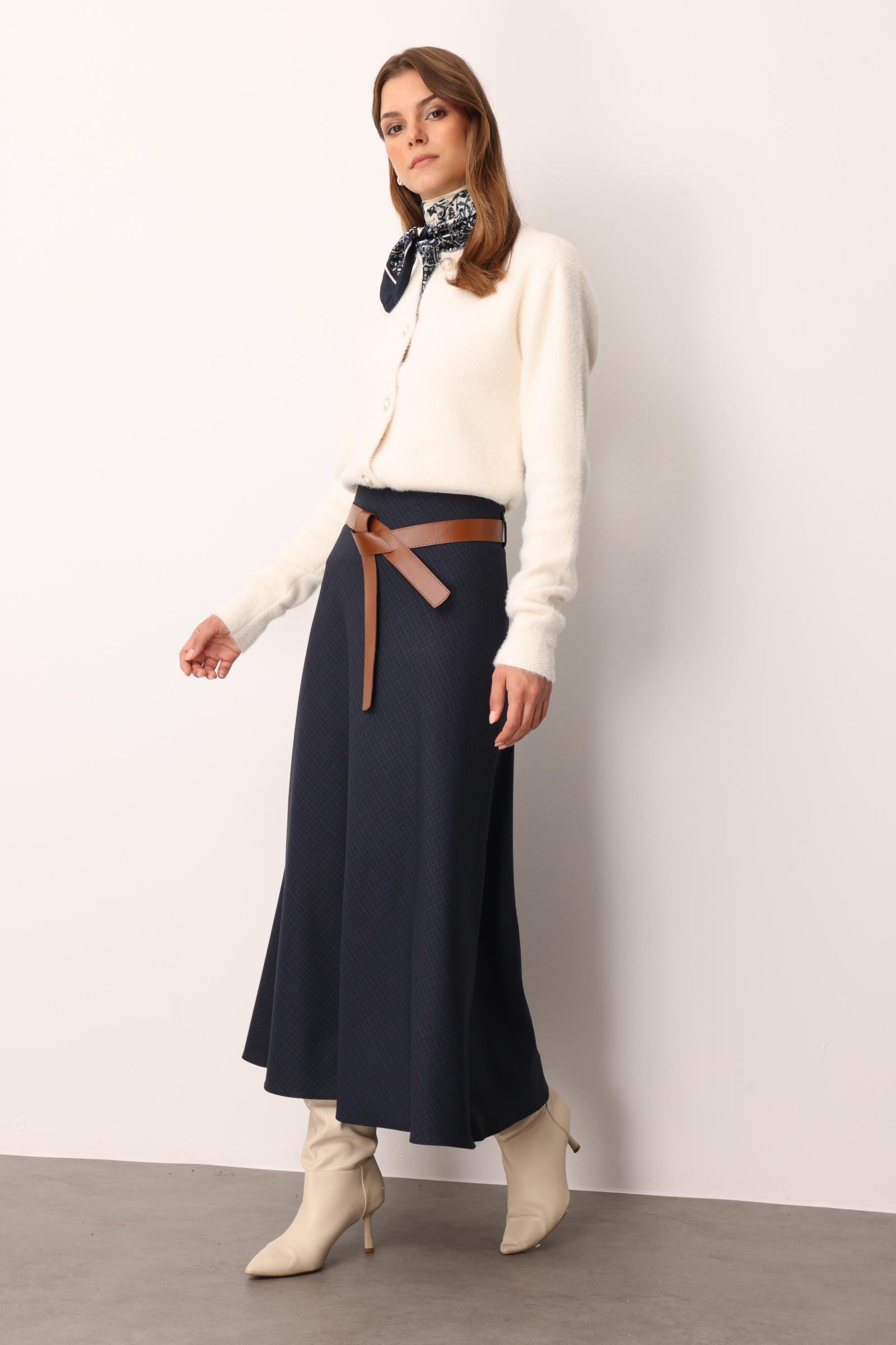 Kemer Detaylı Kloş Etek-LACI