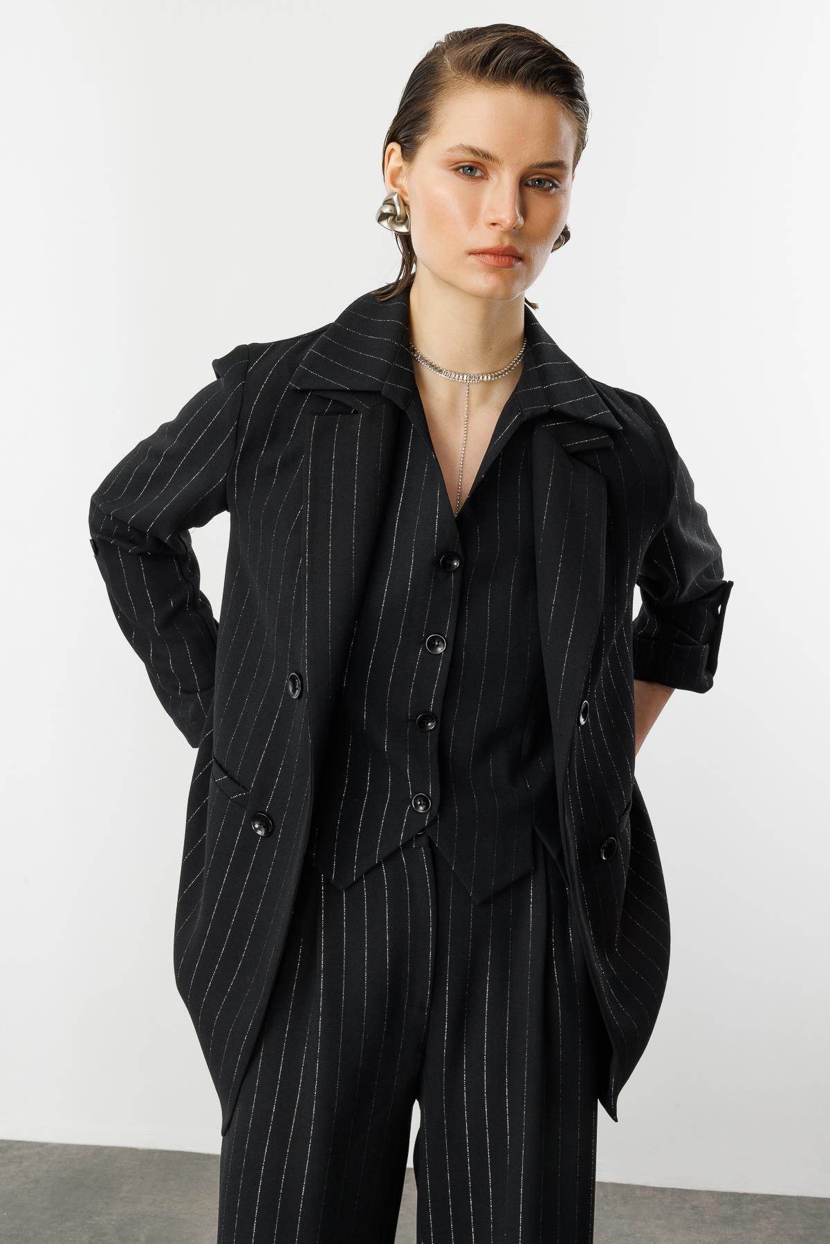 Kol Detaylı Sim Çizgi Ceket-SİYAH