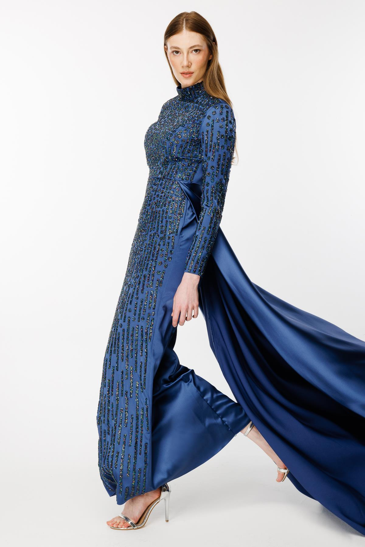 Kolları Ve Önü Taş İşlemeli Uzun Abiye - MAVİ