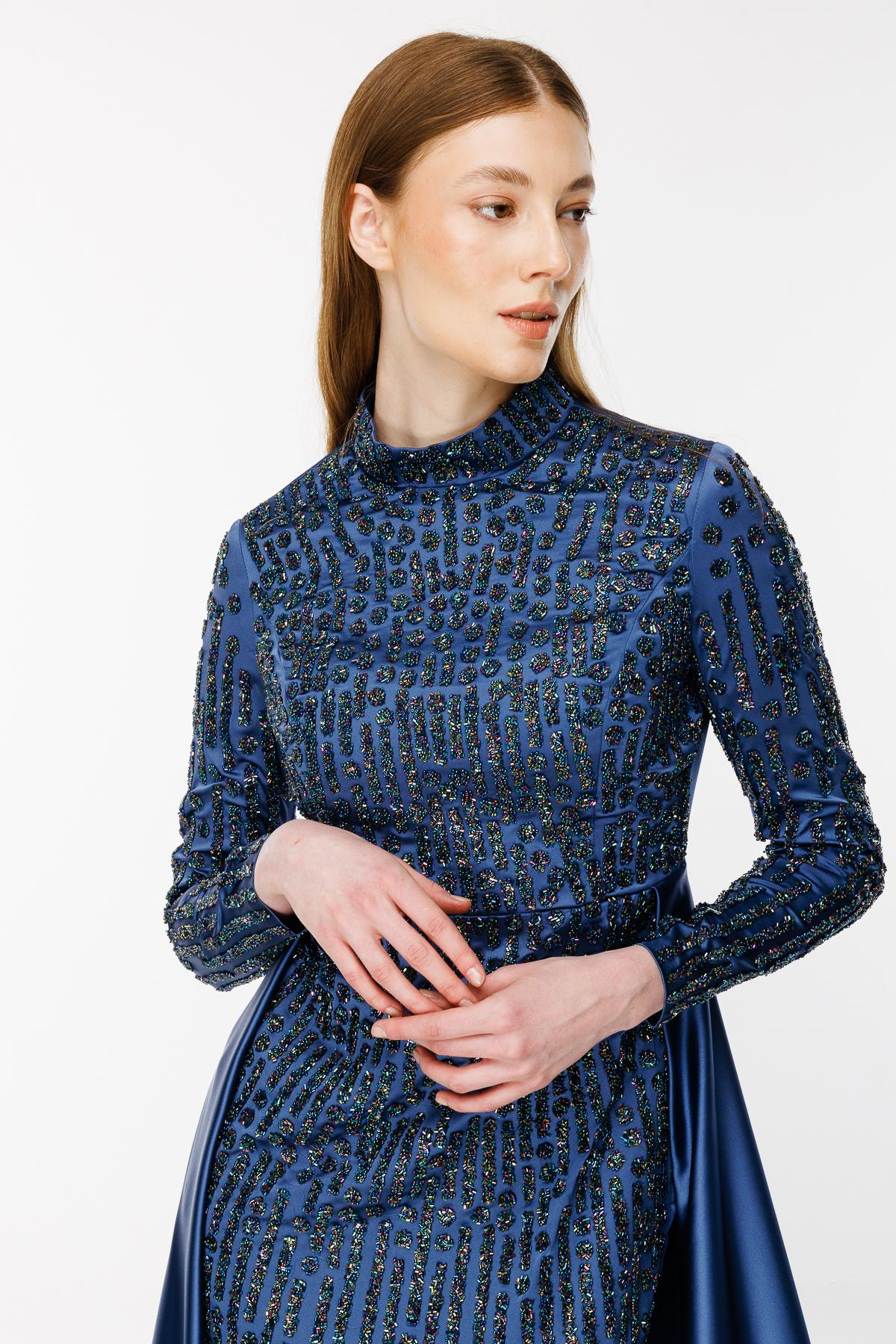 Kolları Ve Önü Taş İşlemeli Uzun Abiye - MAVİ