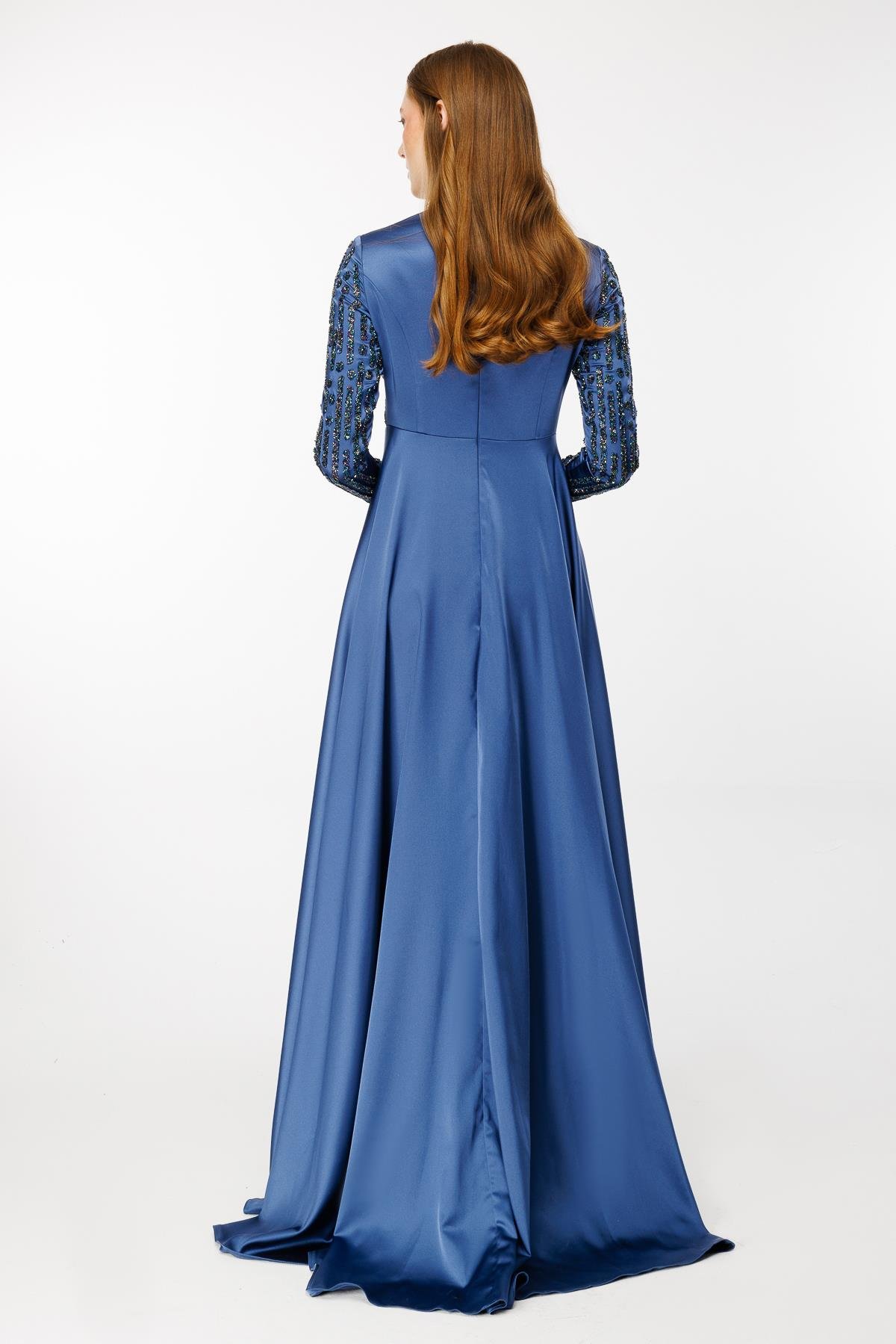 Kolları Ve Önü Taş İşlemeli Uzun Abiye - MAVİ