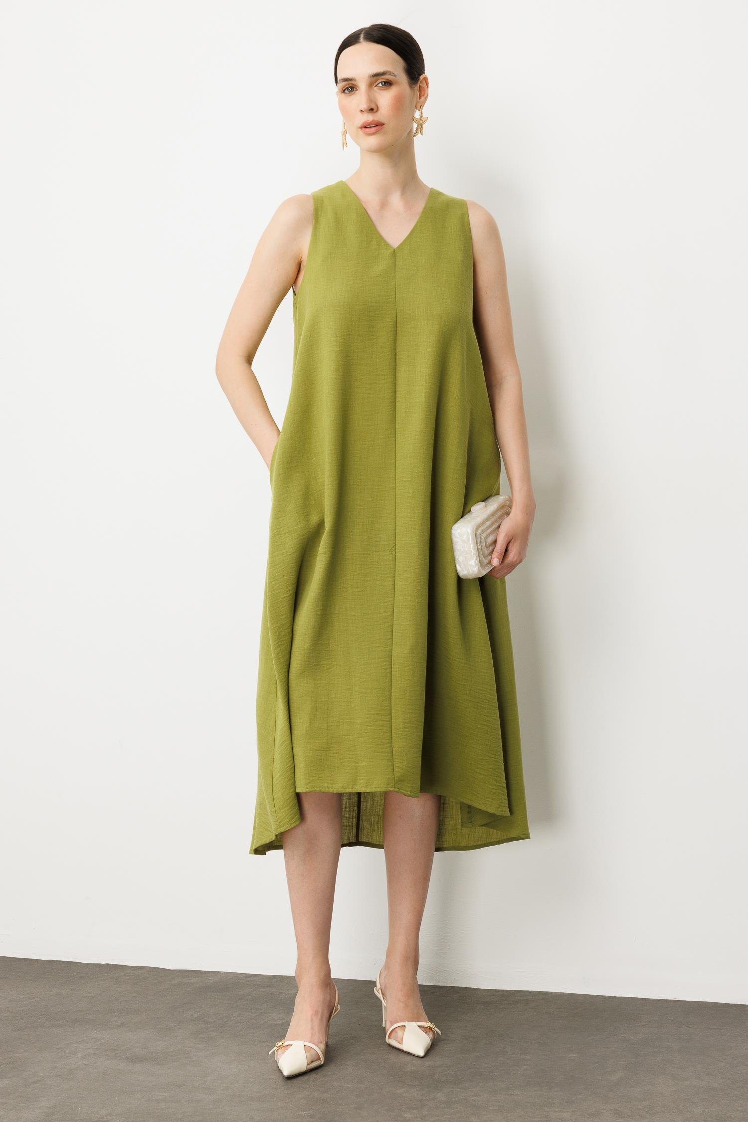 Kolsuz V Yaka Rahat Kesim Elbise-YEŞİL