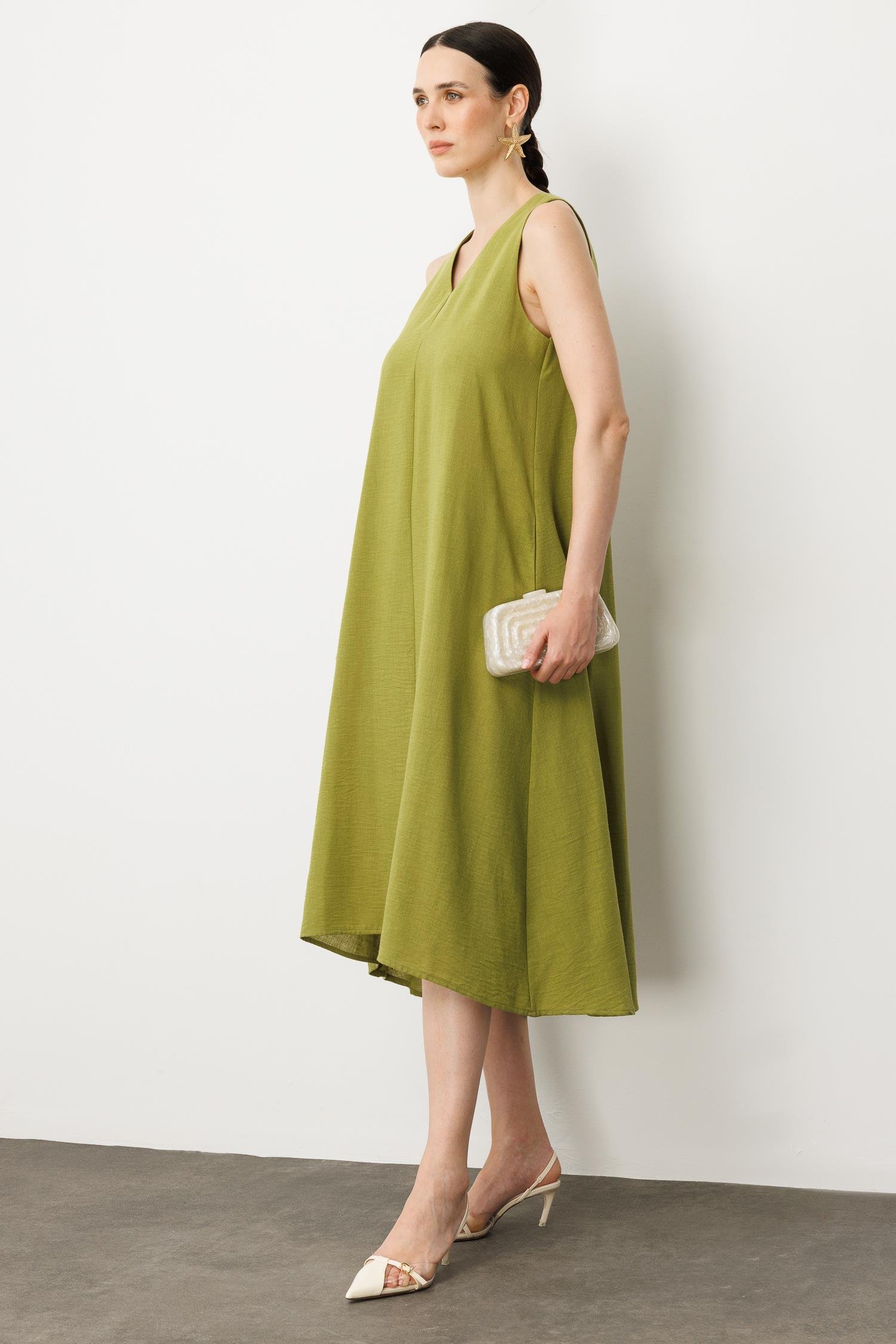 Kolsuz V Yaka Rahat Kesim Elbise-YEŞİL