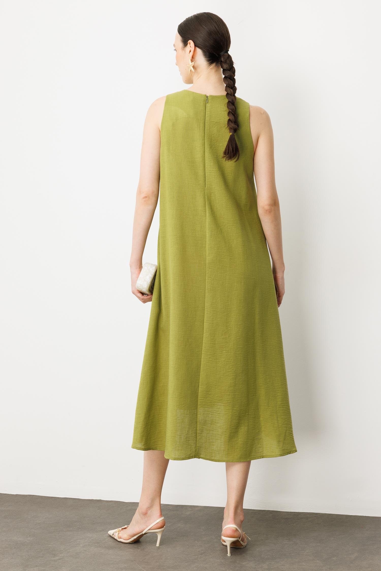 Kolsuz V Yaka Rahat Kesim Elbise-YEŞİL