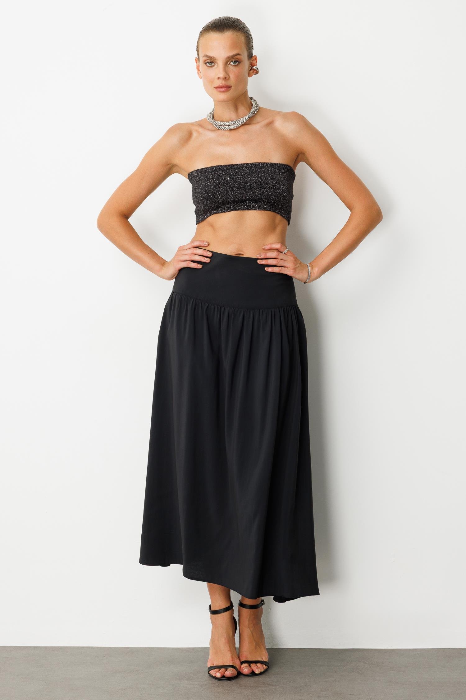 Korsajlı Büzgülü Uzun Etek-SİYAH