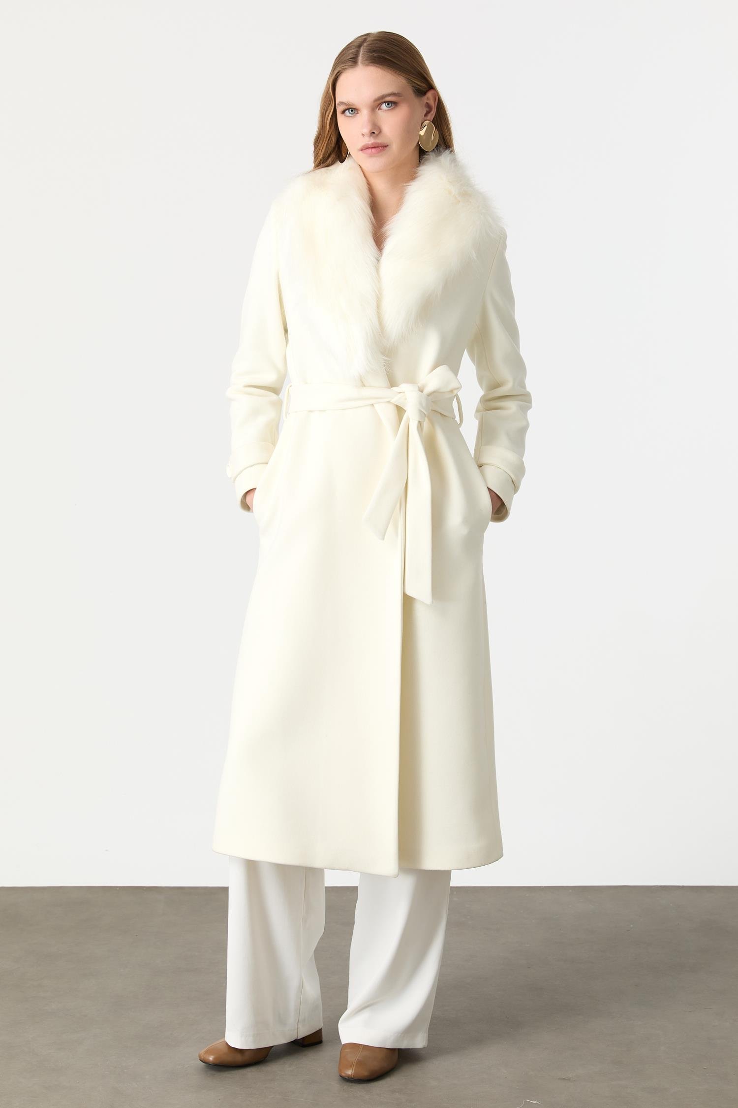 Kürk Yaka Detaylı Kaşe Kaban-KEMIK