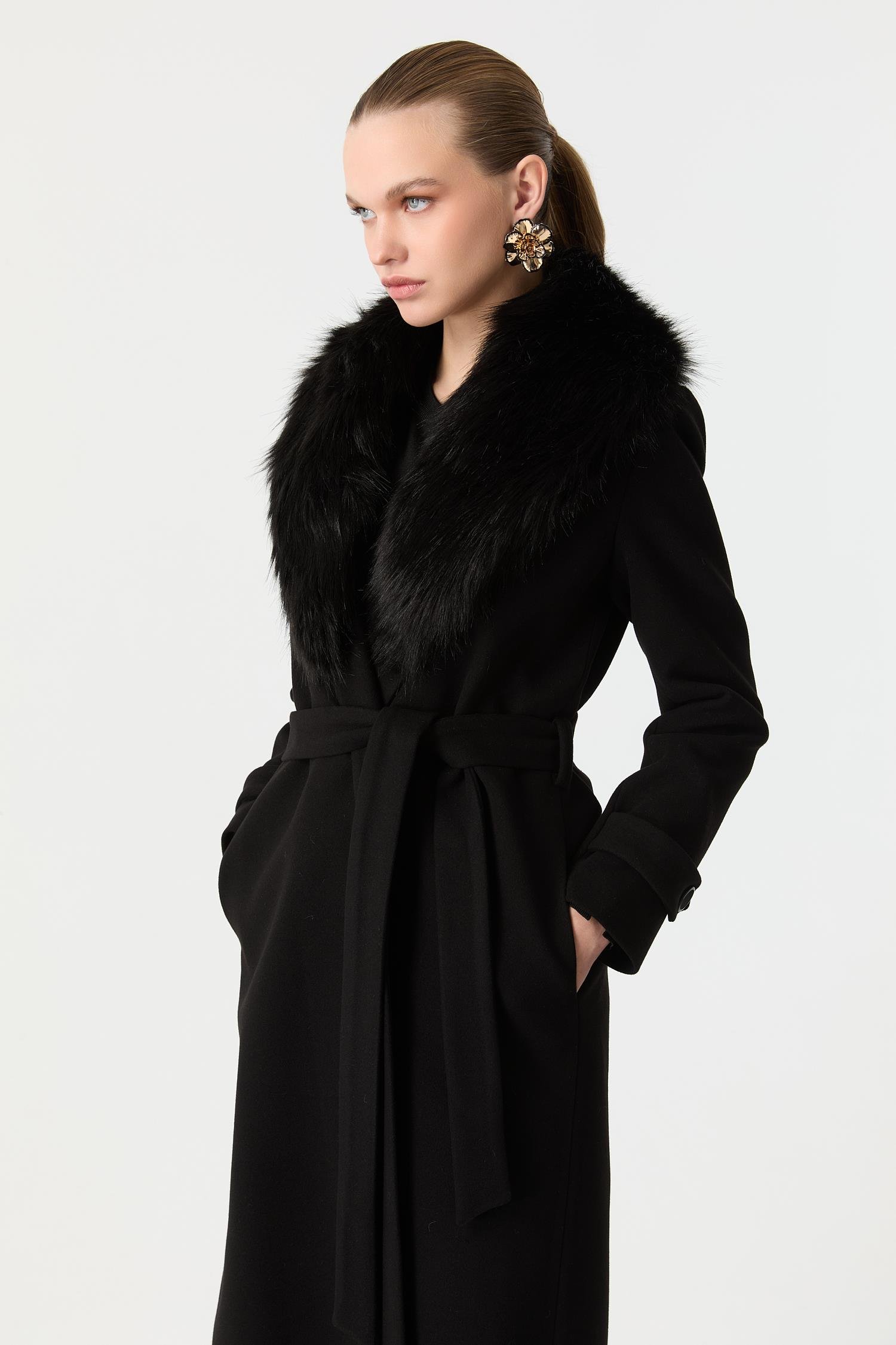 Kürk Yaka Detaylı Kaşe Kaban-SİYAH