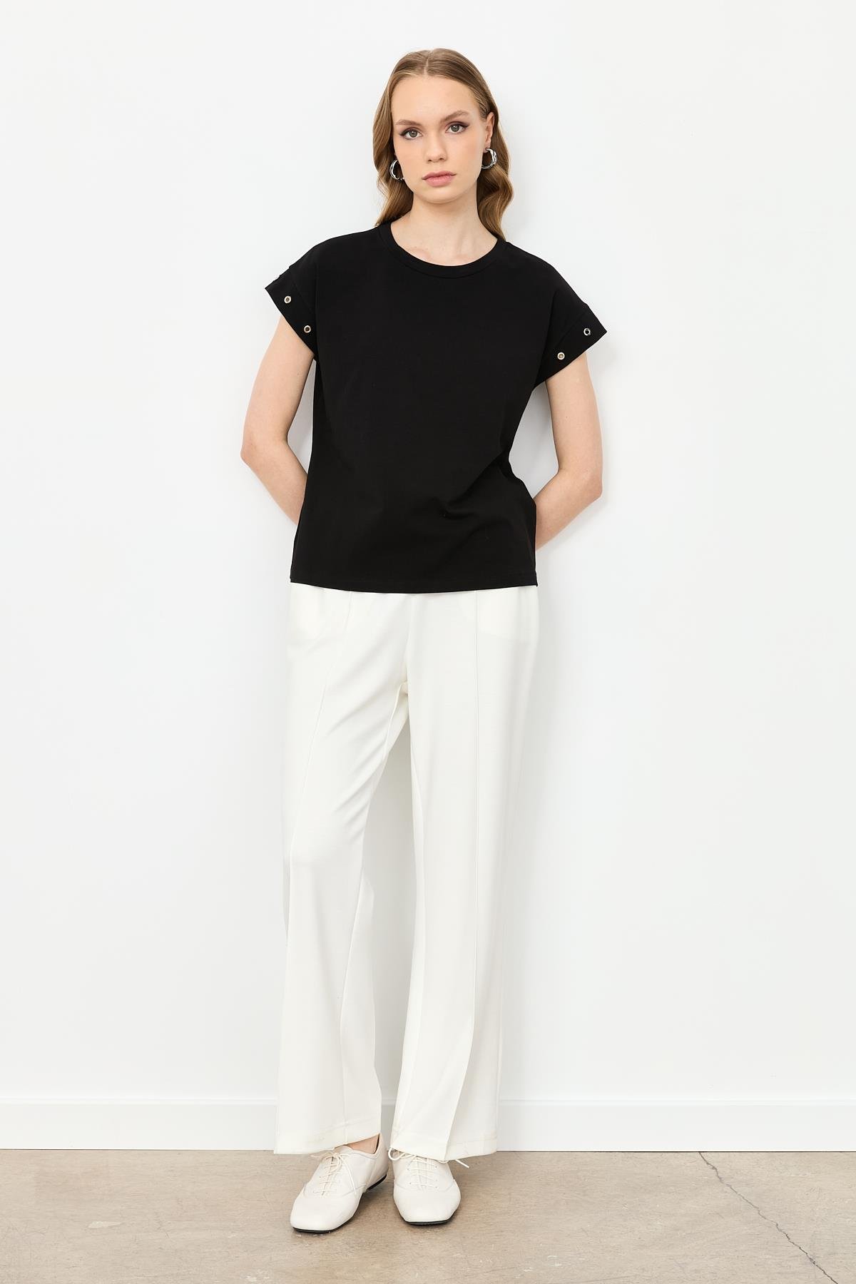 Kuş Gözü Detay Penye Bluz-SİYAH