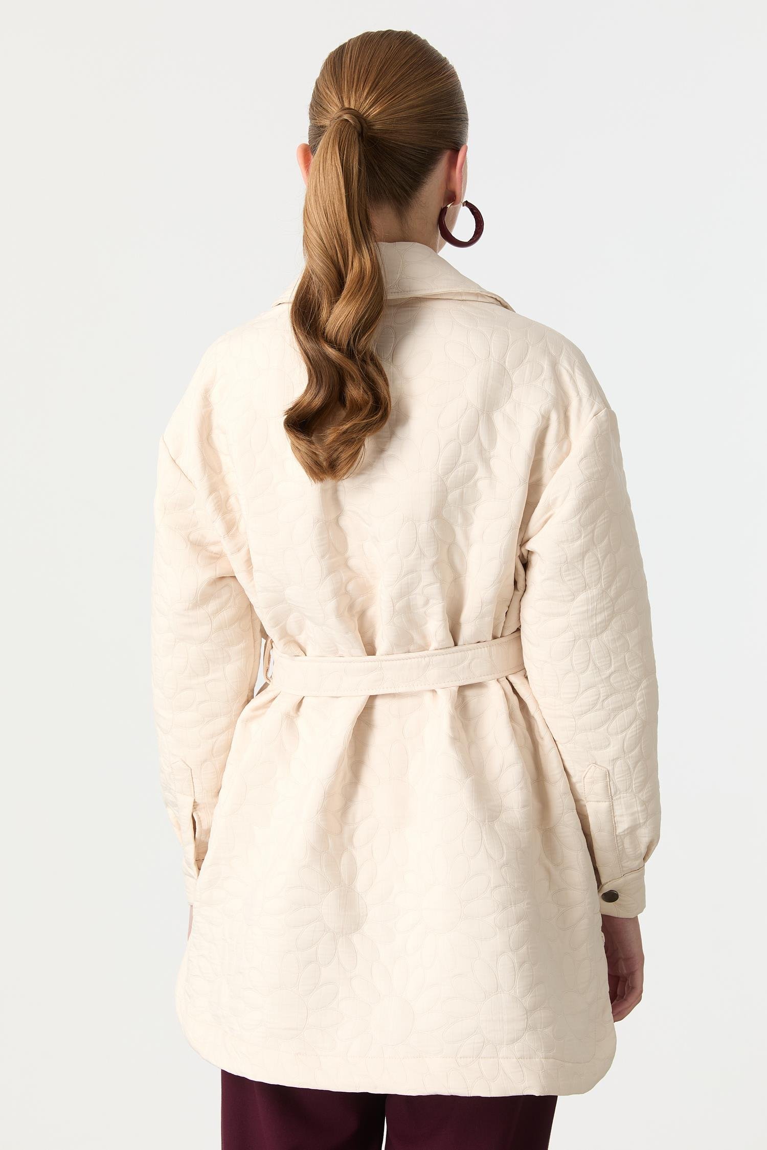Kuşak Detaylı Kapitone Ceket-KREM