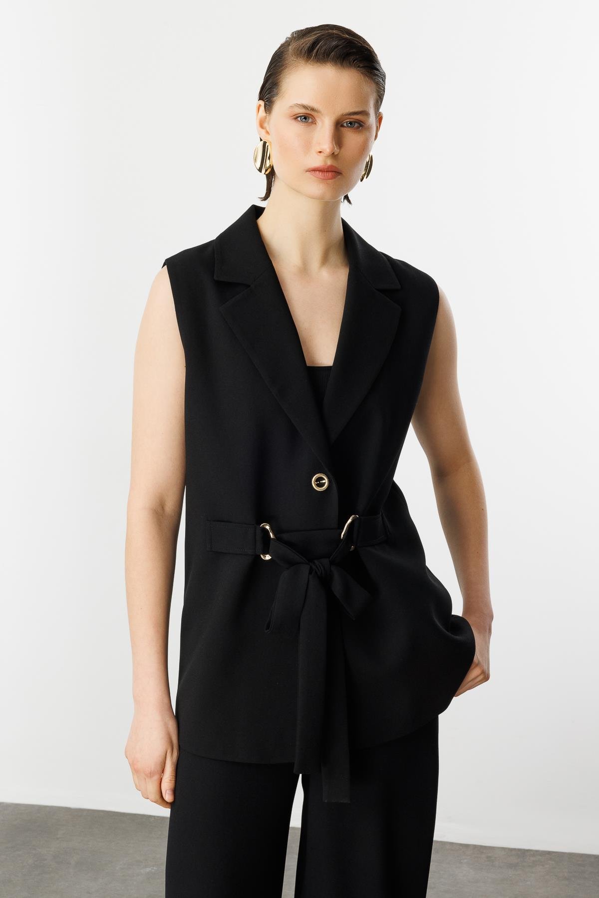 Kuşak Detaylı Krep Yelek-SİYAH