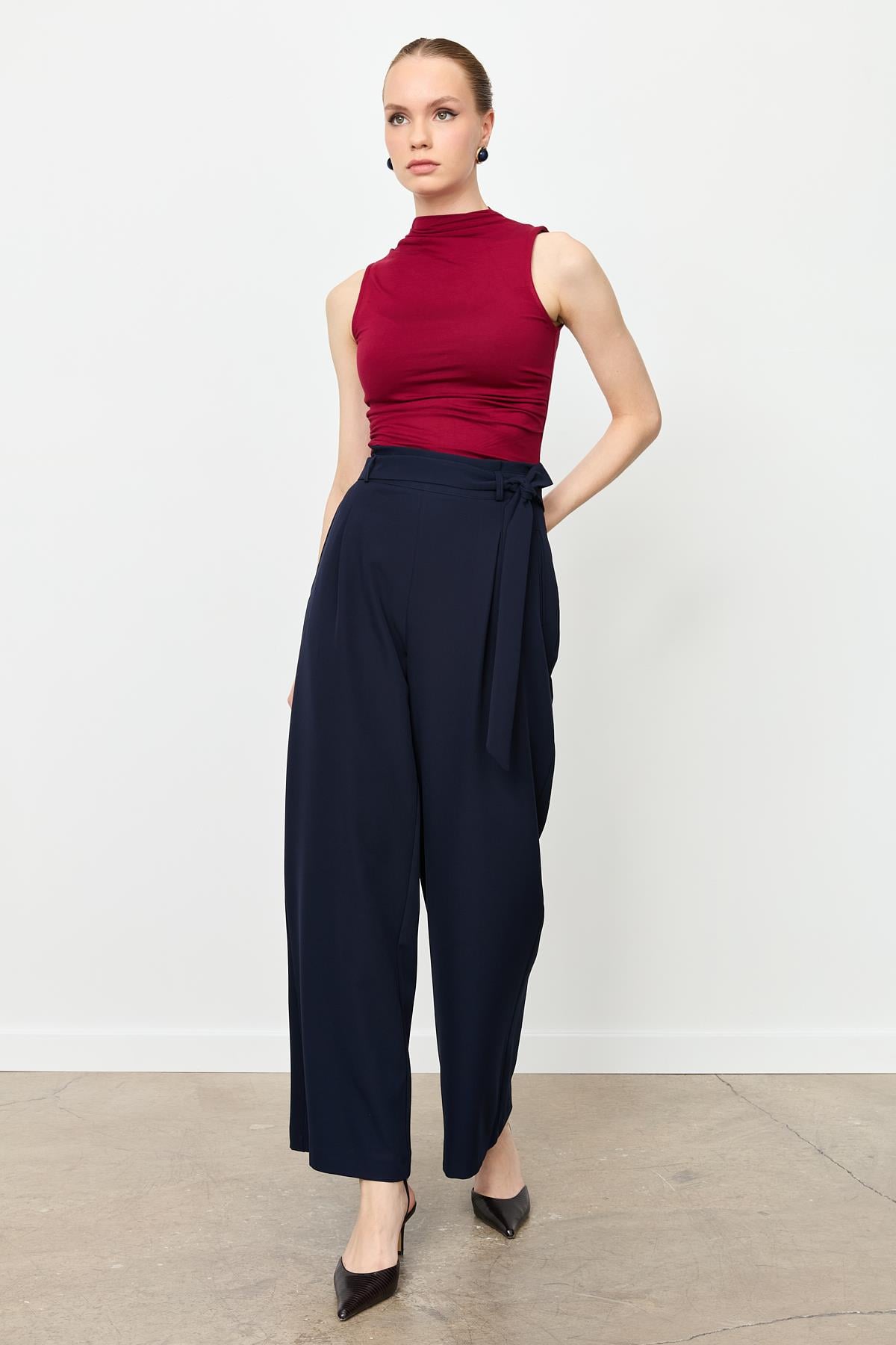 Kuşak Detaylı Pantolon-LACI
