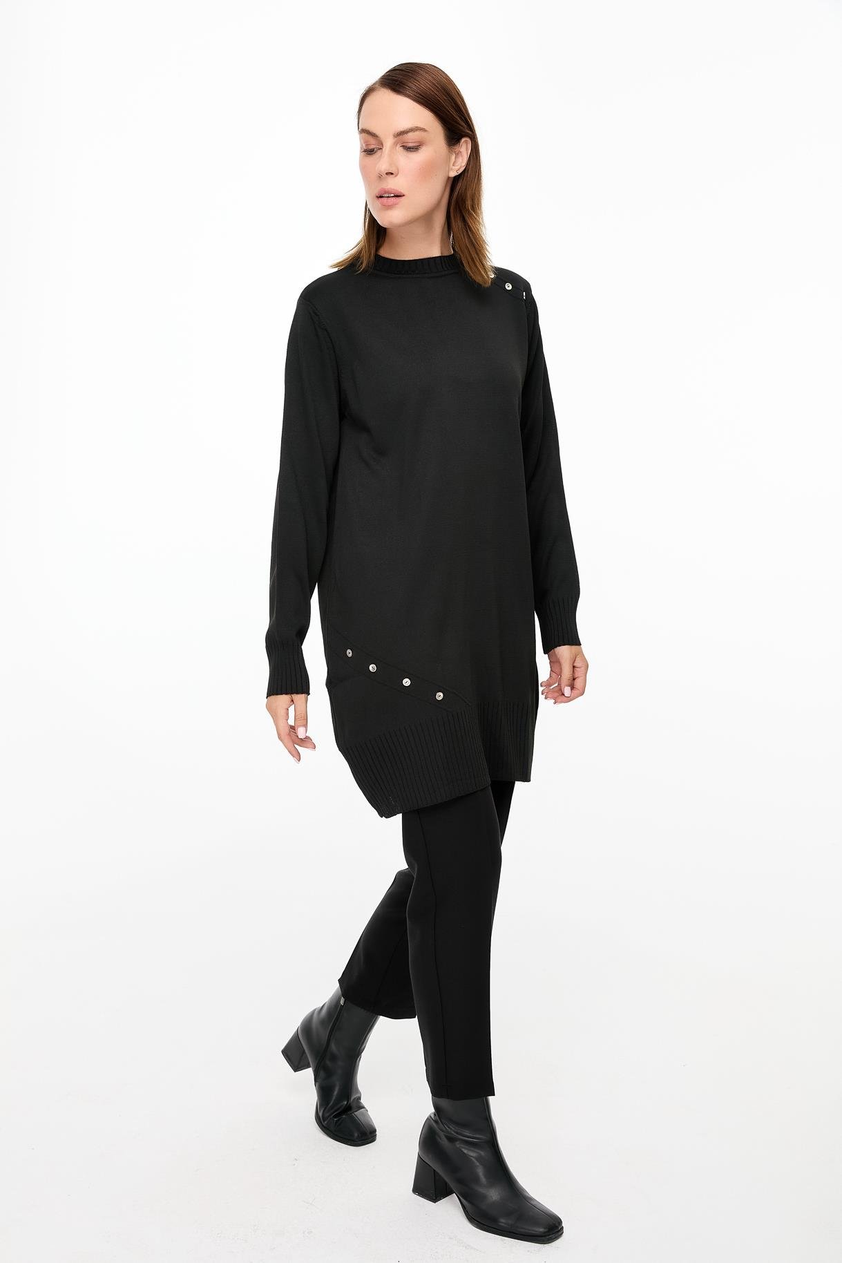 Omzu ve Eteği Düğmeli Triko Kazak - SİYAH