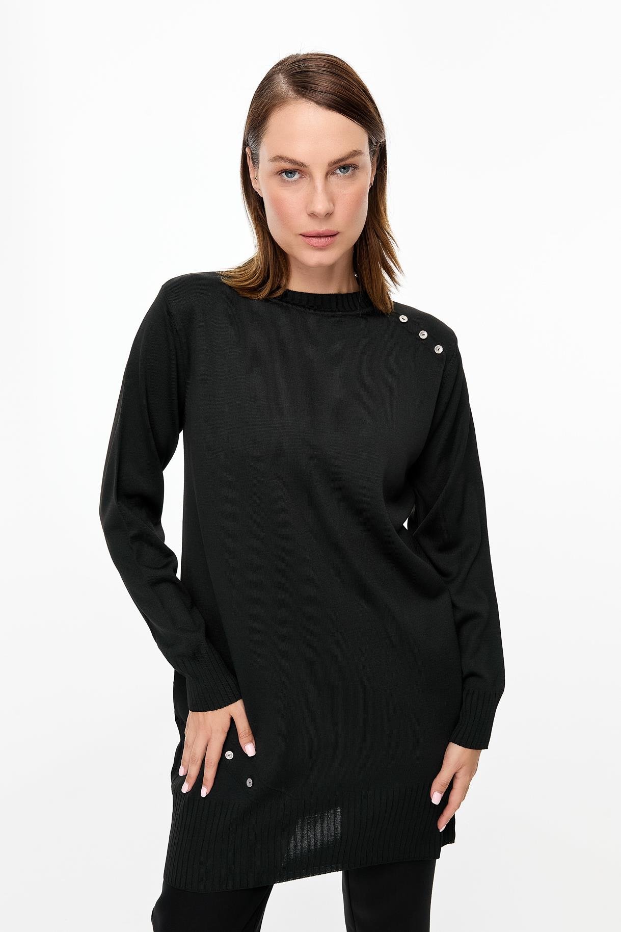 Omzu ve Eteği Düğmeli Triko Kazak - SİYAH