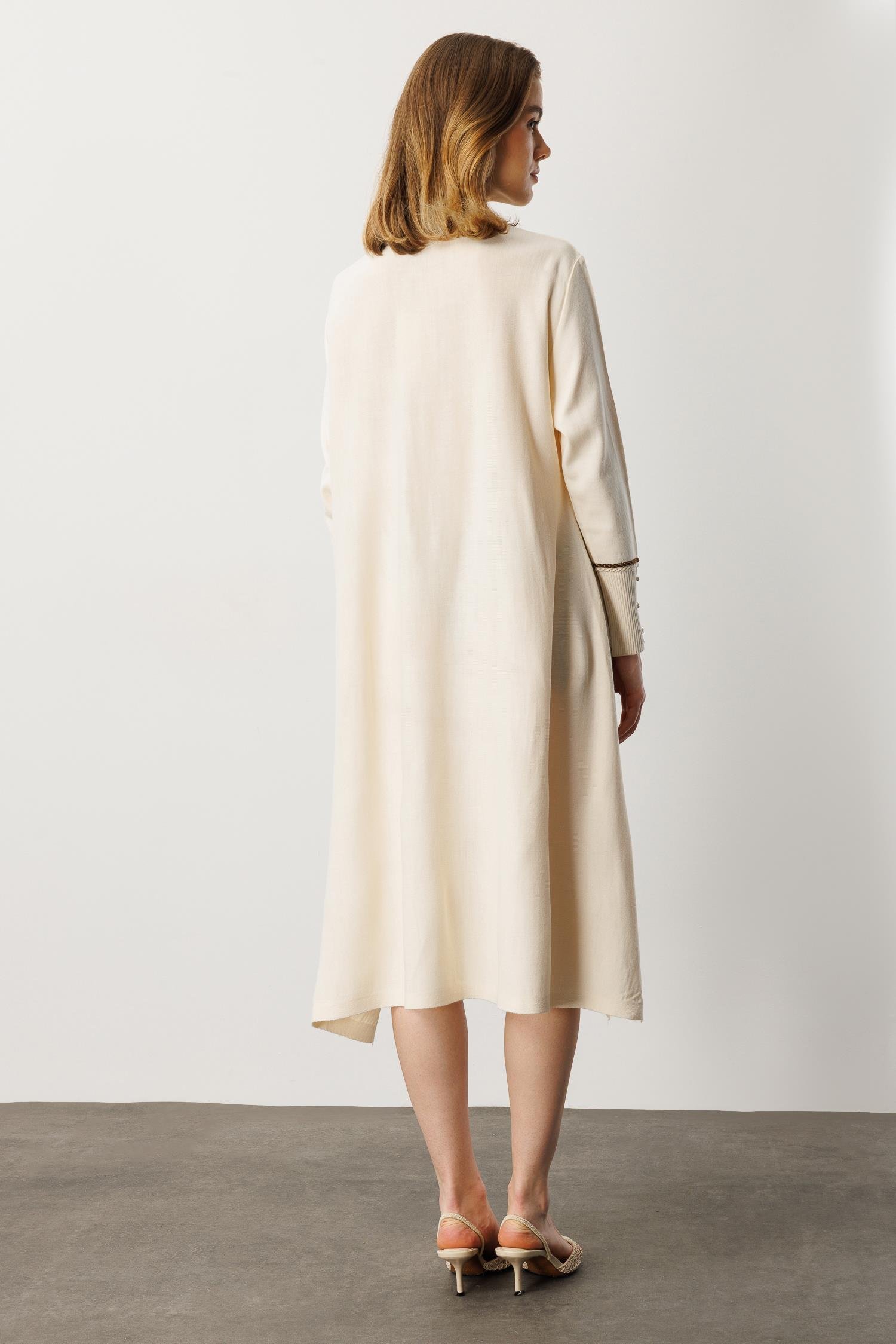 Önü Simli Şerit Detaylı Triko Elbise-KREM