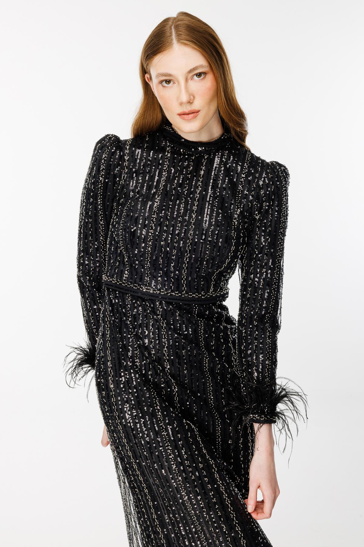 Otriş Detaylı Pul İşlemeli Kalem Abiye - SİYAH