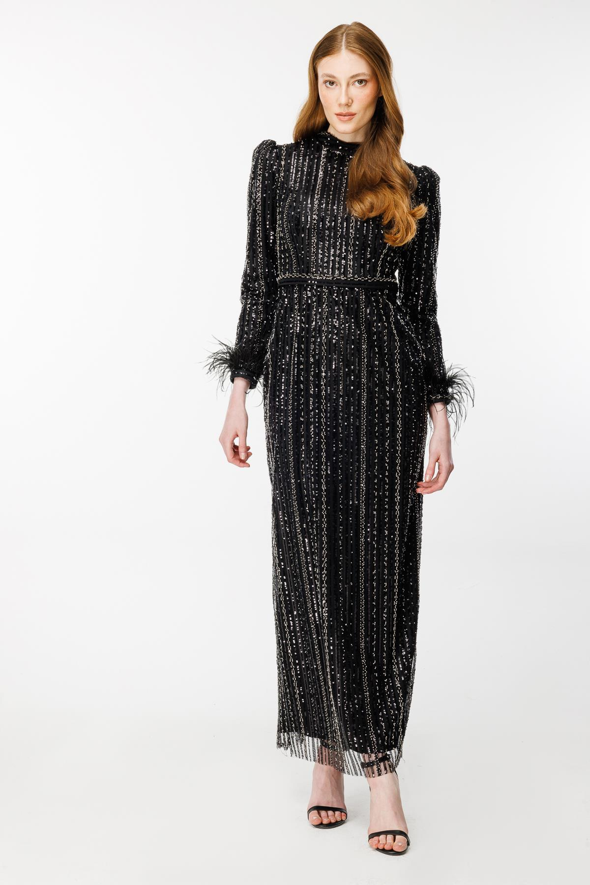 Otriş Detaylı Pul İşlemeli Kalem Abiye - SİYAH