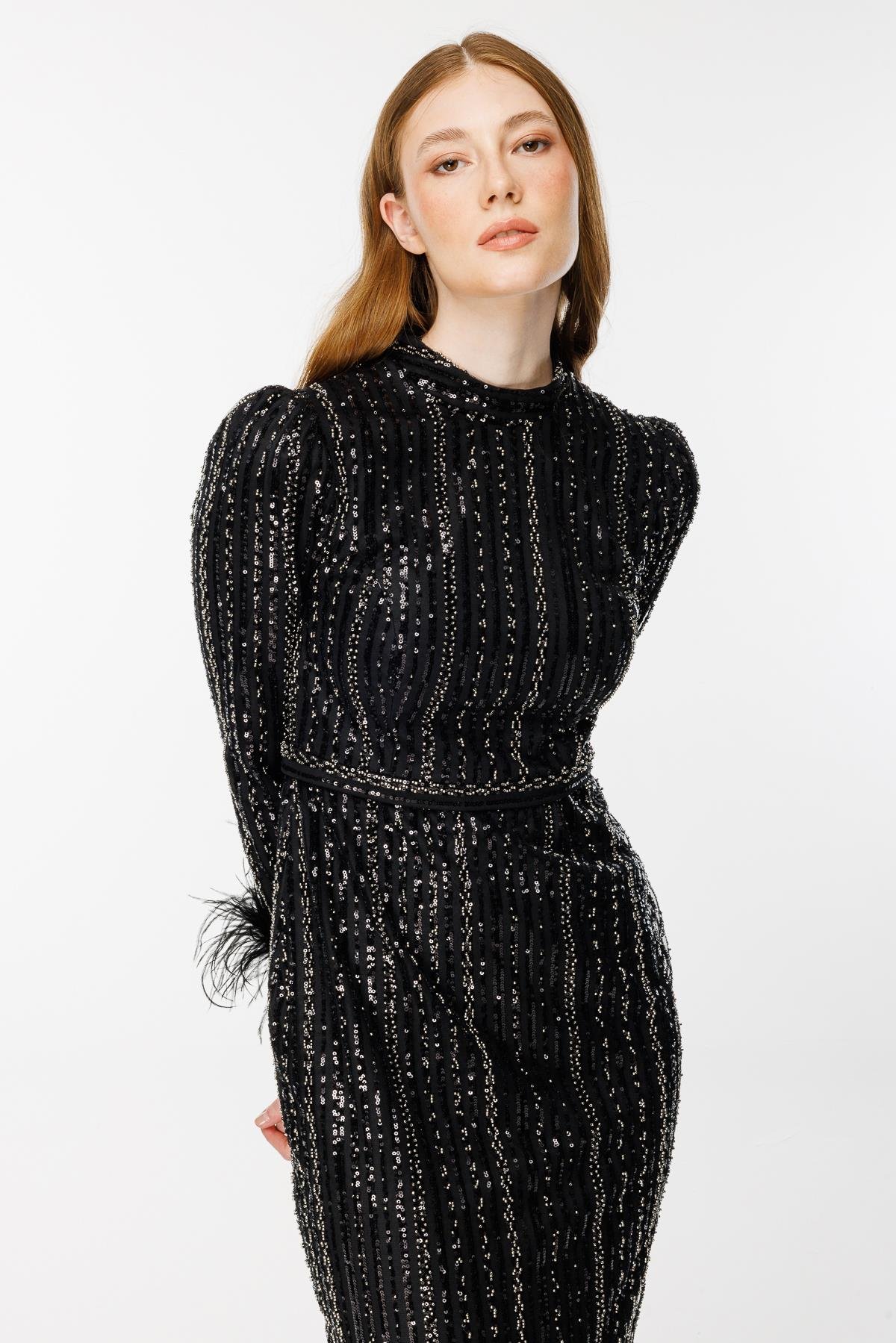 Otriş Detaylı Pul İşlemeli Kalem Abiye - SİYAH