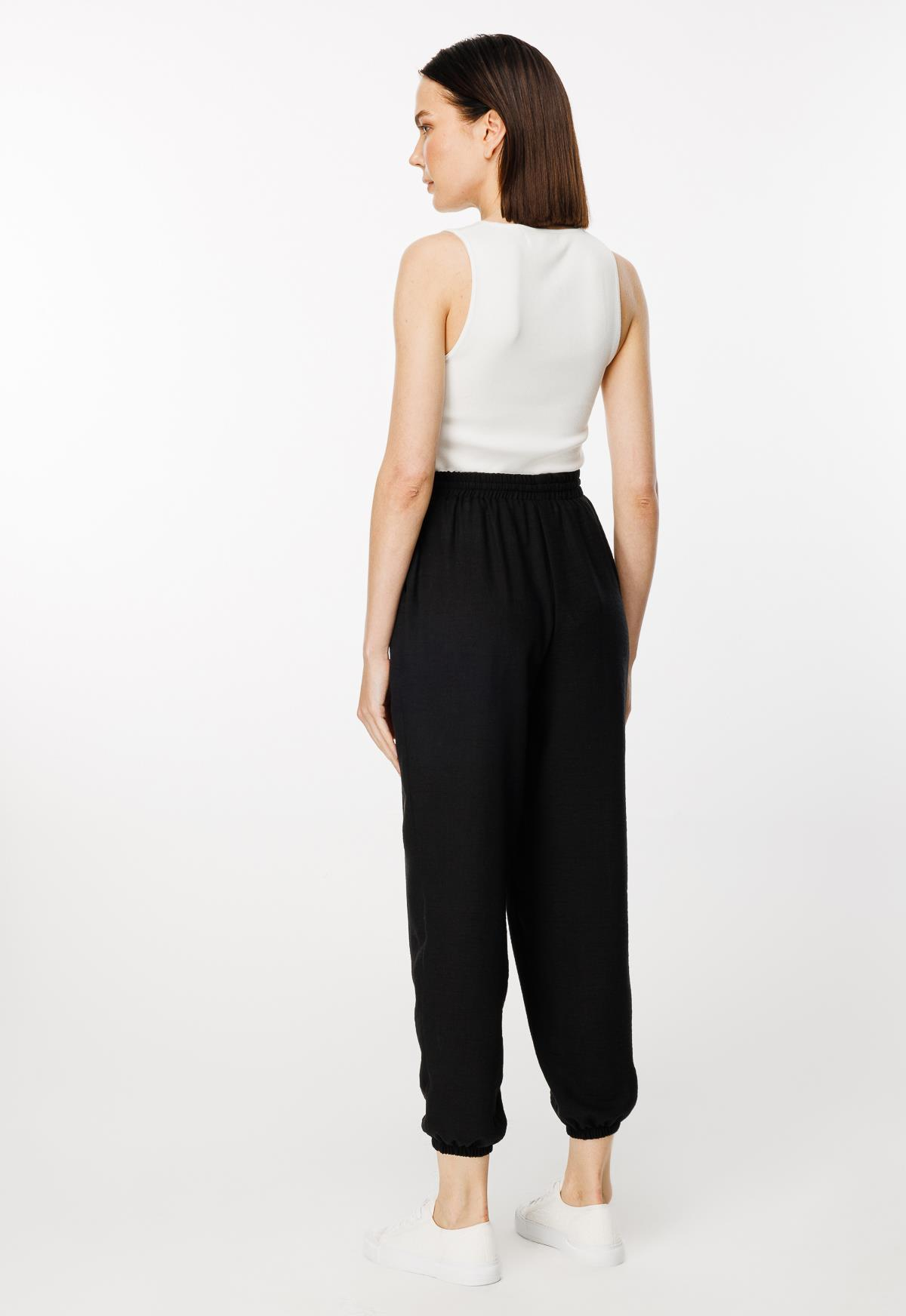 Paçası Lastikli Nervür Detaylı Keten Pantolon - SİYAH