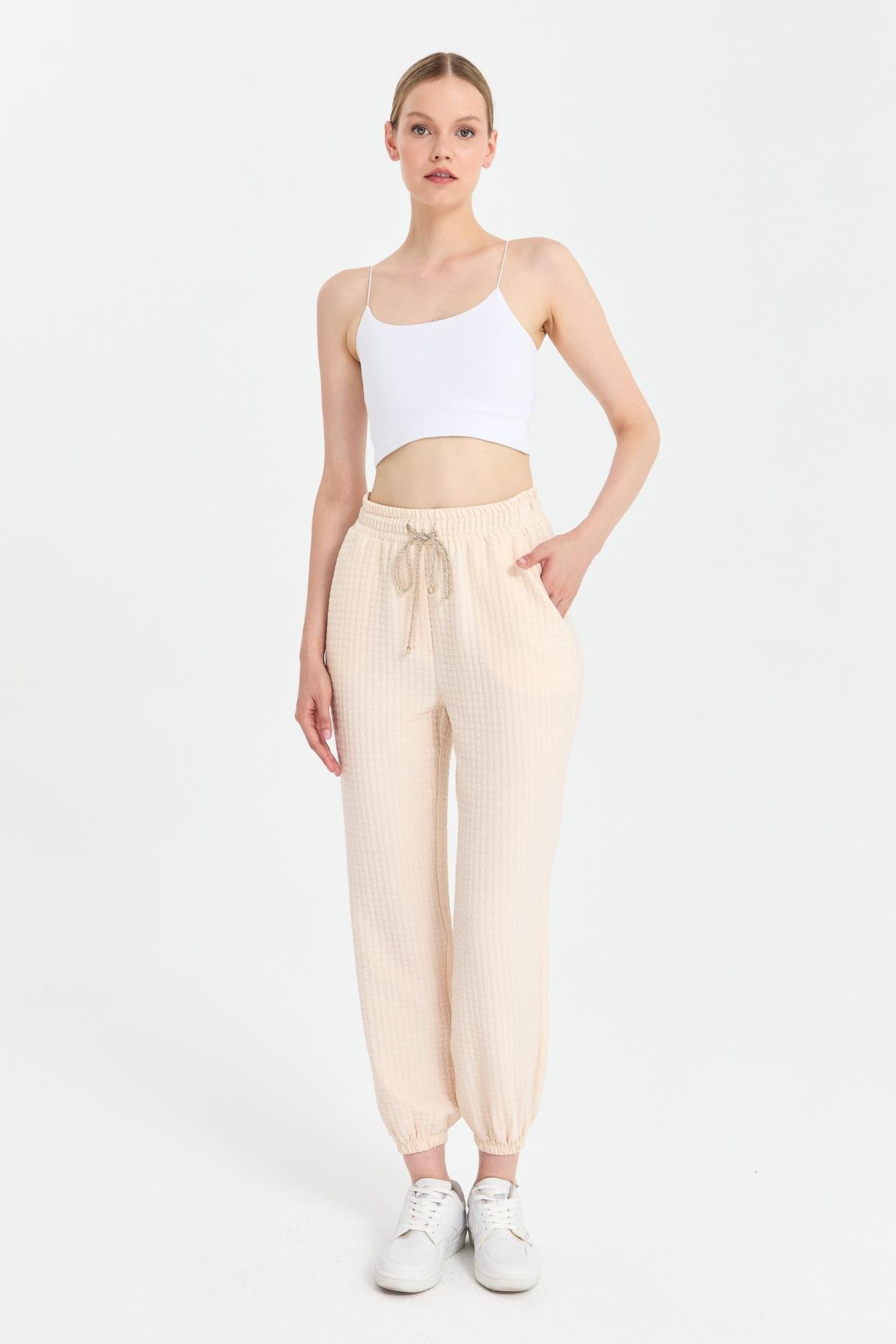 Paçası ve Beli Lastikli Dokulu Pantolon - BEJ