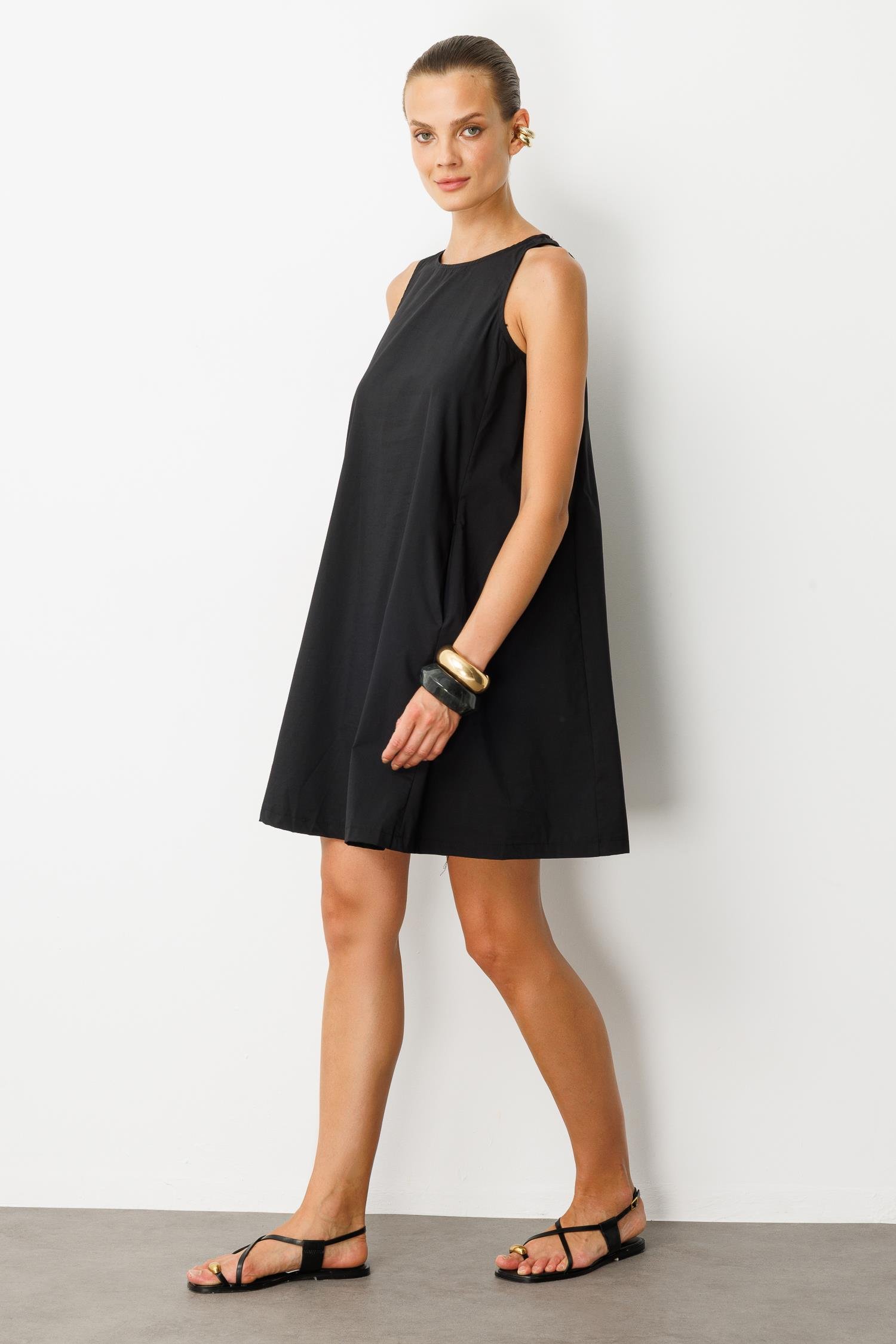 Pamuklu Rahat Kalıp Elbise-SİYAH