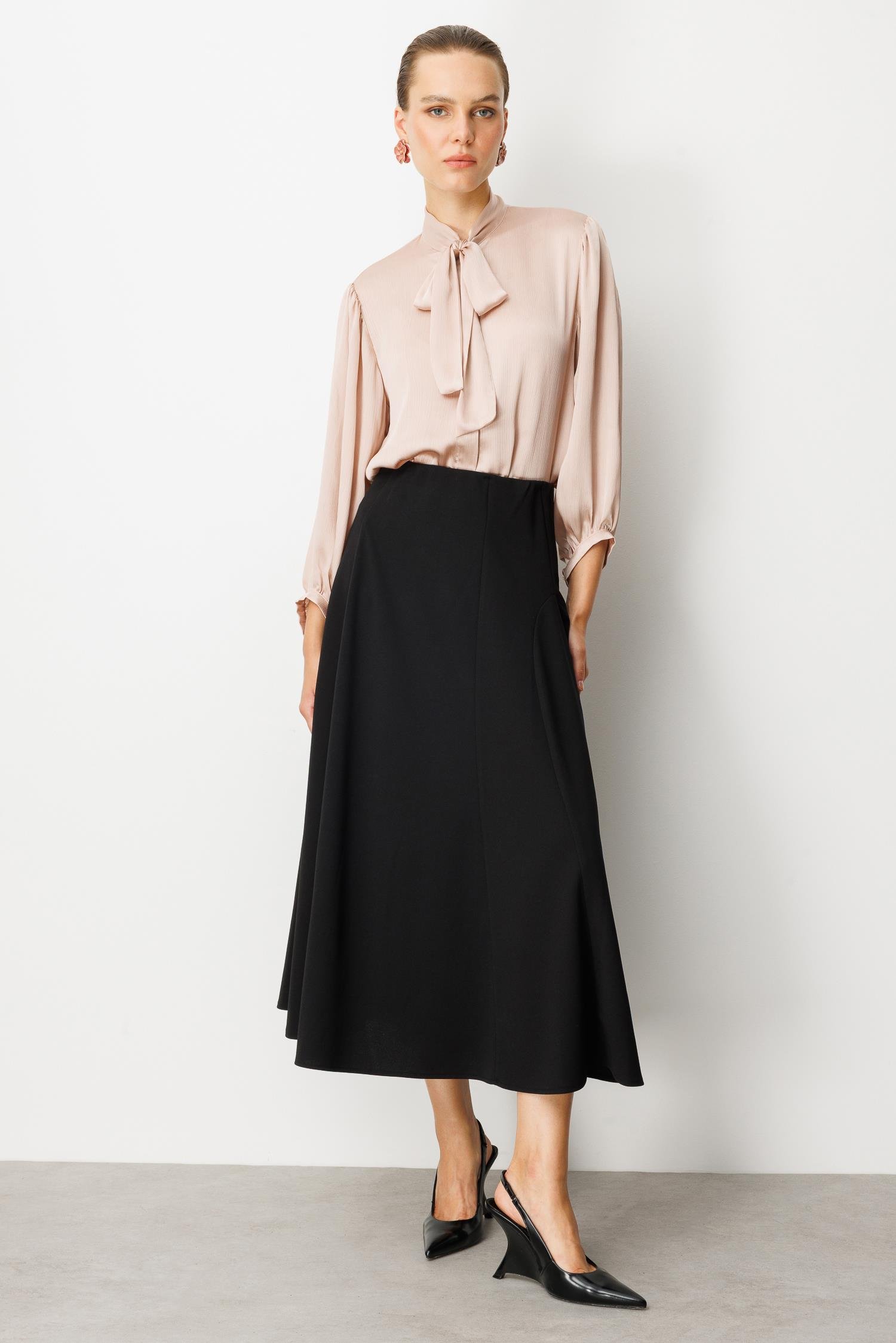 Parça Detaylı Kloş Etek-SİYAH