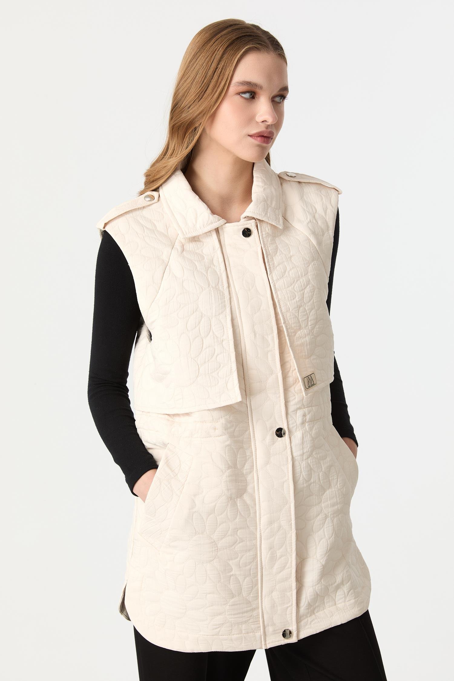 Pelerin Detaylı Kapitone Yelek-KREM