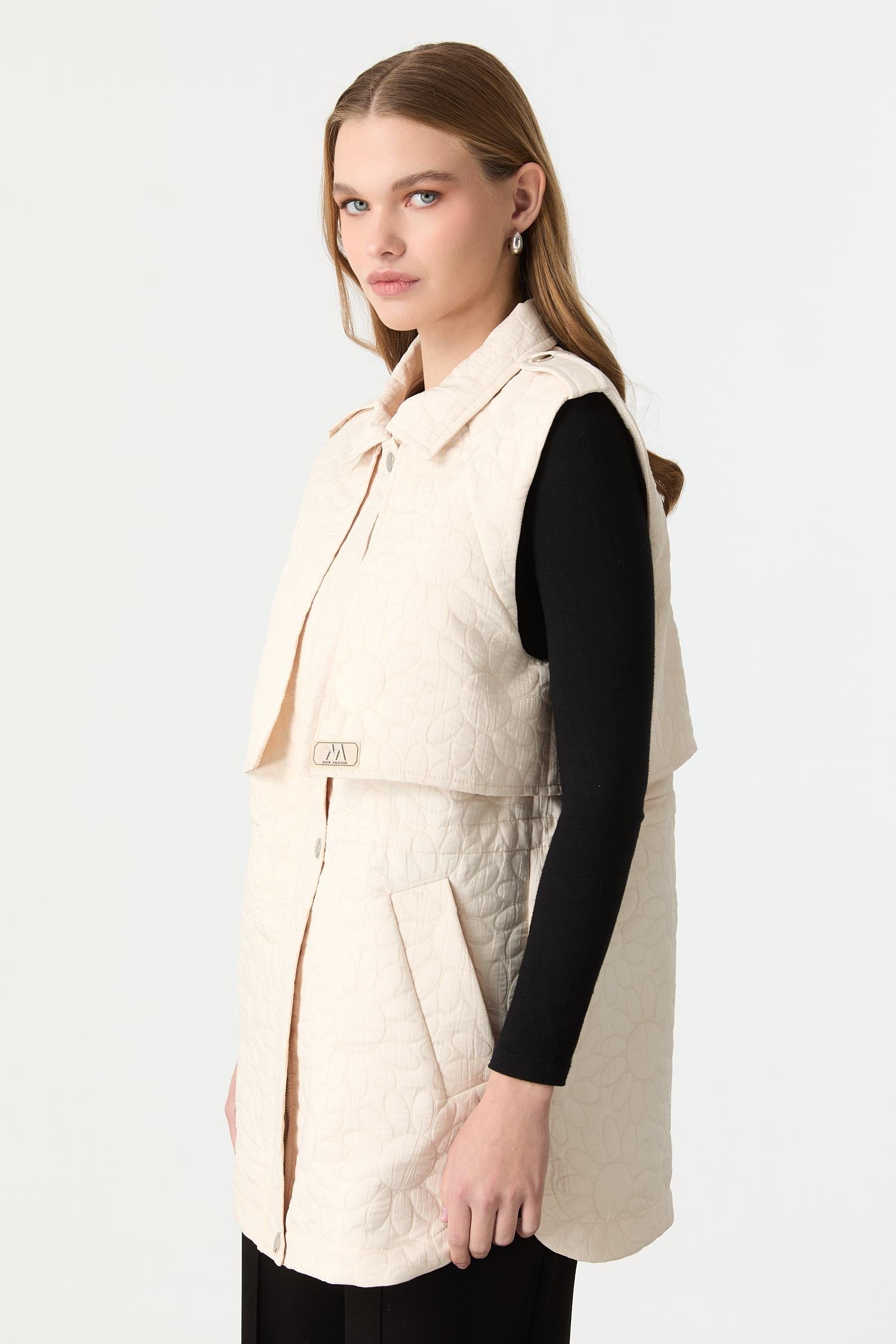 Pelerin Detaylı Kapitone Yelek-KREM