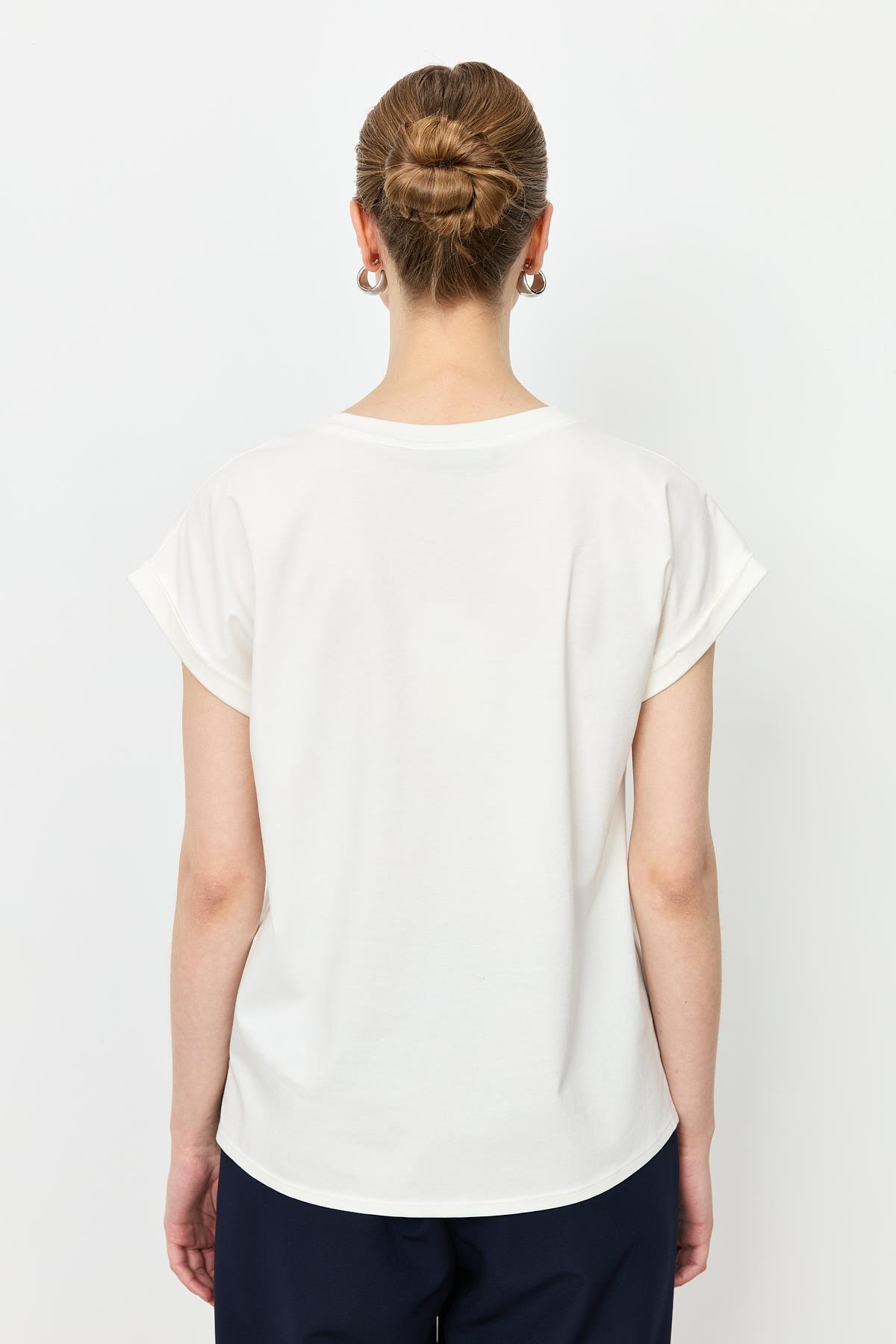 Pilise Çiçek Detaylı Bluz-KEMIK