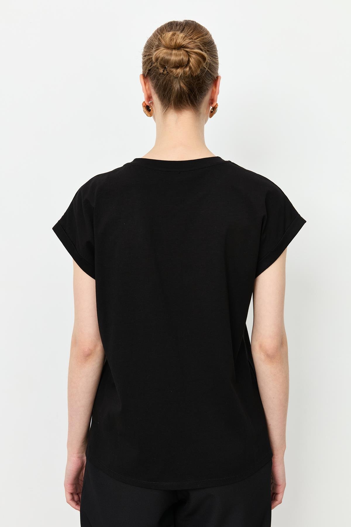 Pilise Çiçek Detaylı Bluz-SİYAH