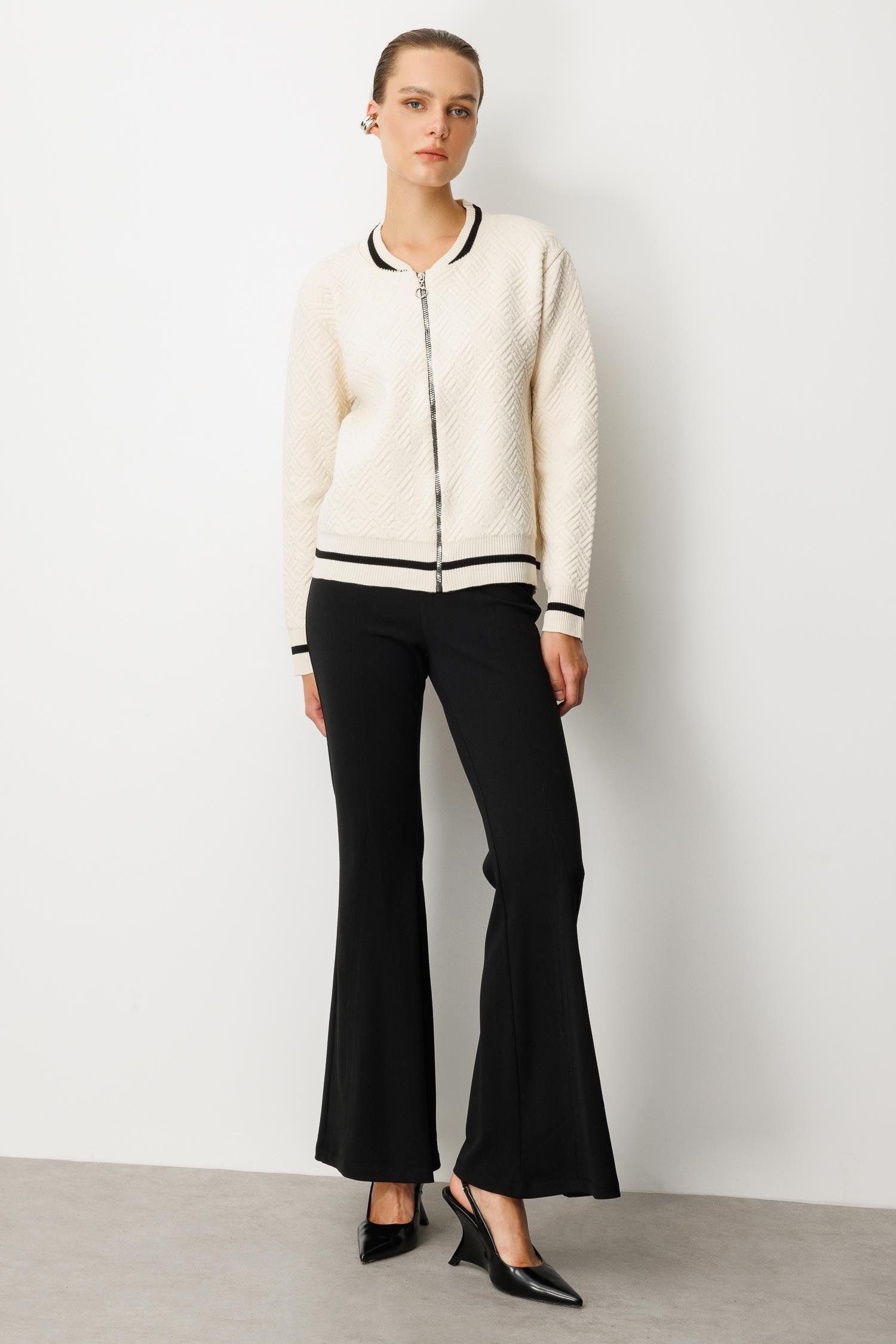 Ribana Detaylı Fermuarlı Triko Hırka-EKRU