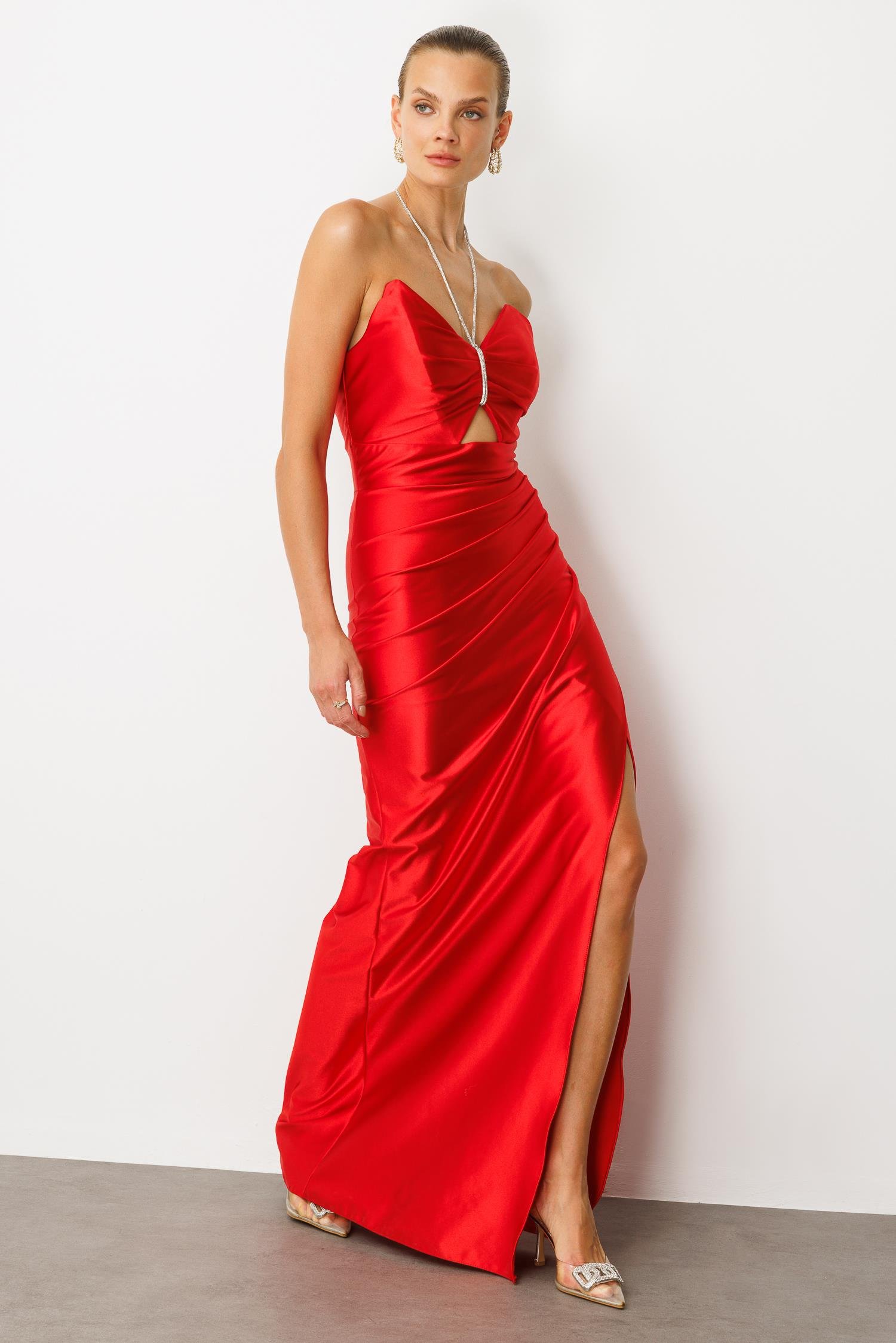 Saten Görünüm Taş Detaylı Abiye Elbise-KIRMIZI