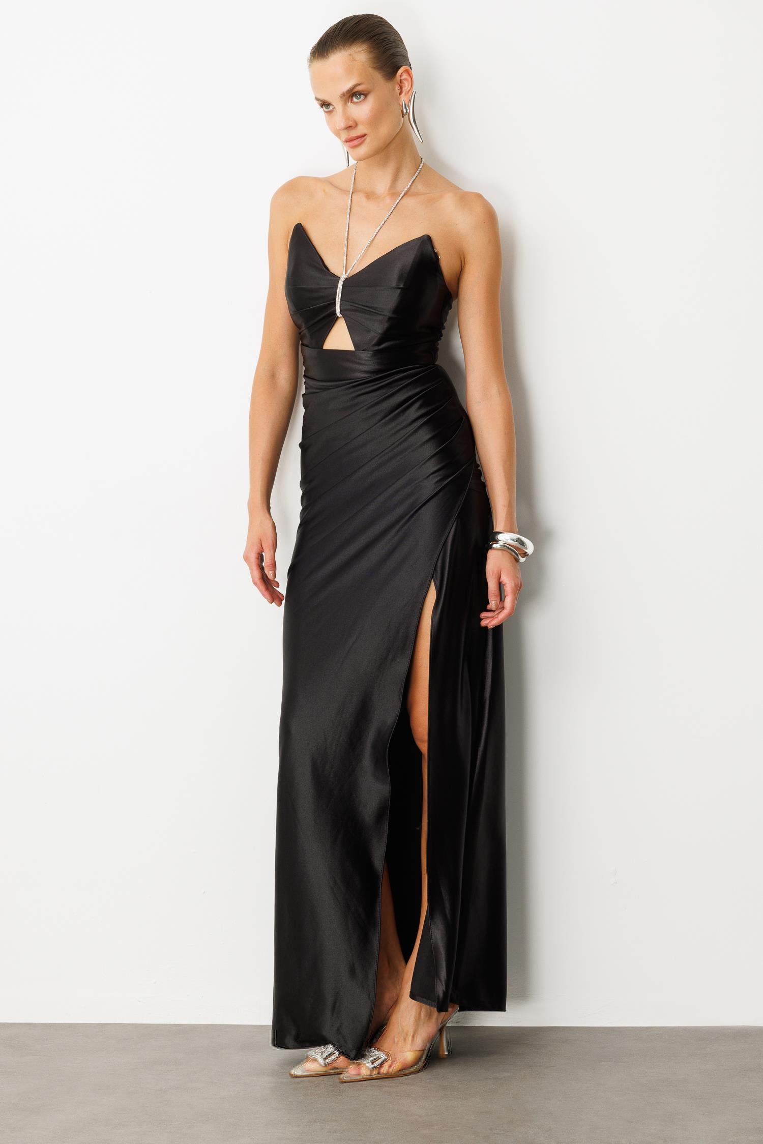 Saten Görünüm Taş Detaylı Abiye Elbise-SİYAH