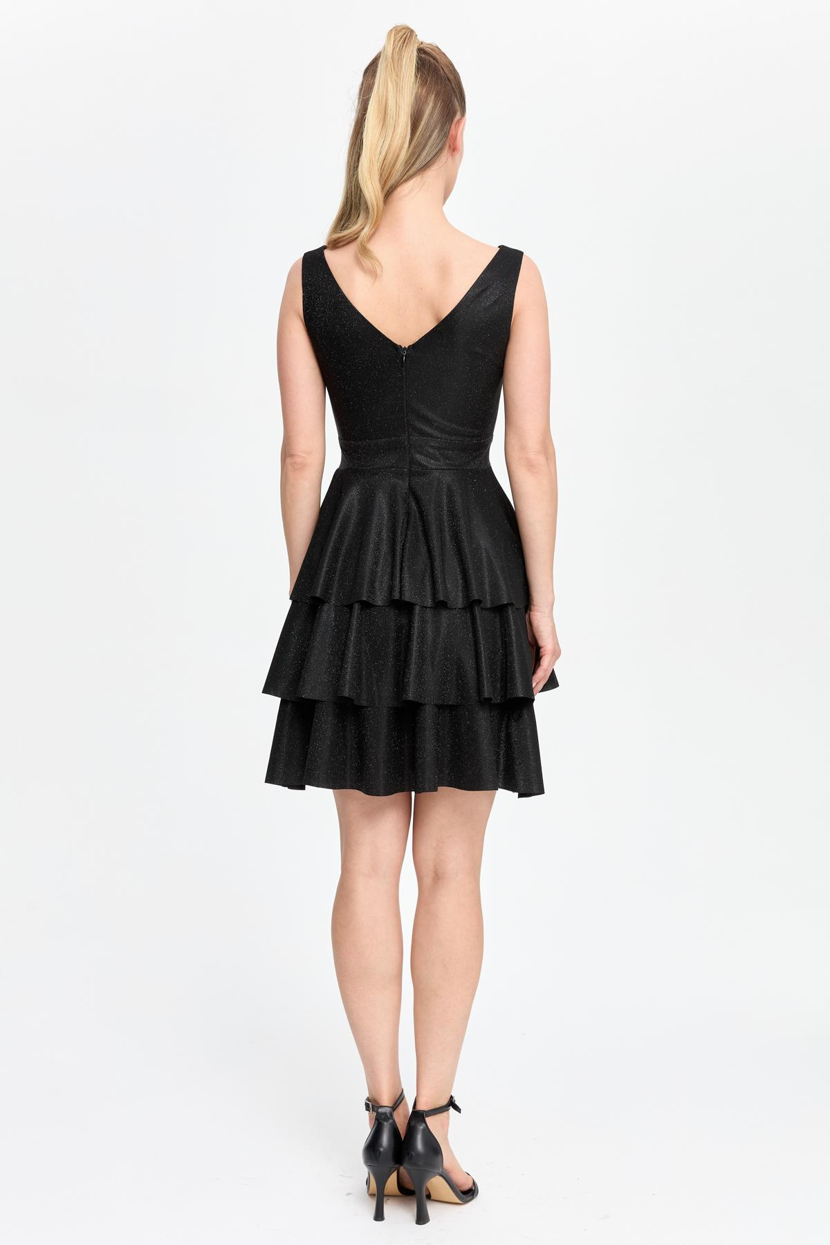 Simli ve Kat Kat Detaylı Kısa Abiye - SİYAH